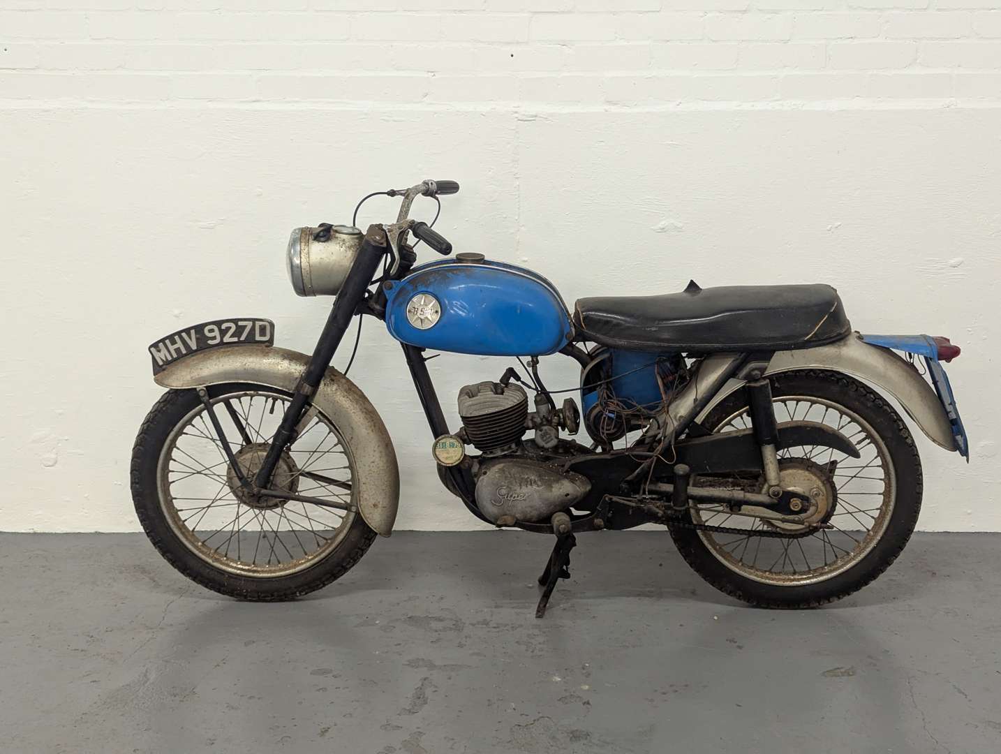 <p>1966 BSA BANTAM</p>