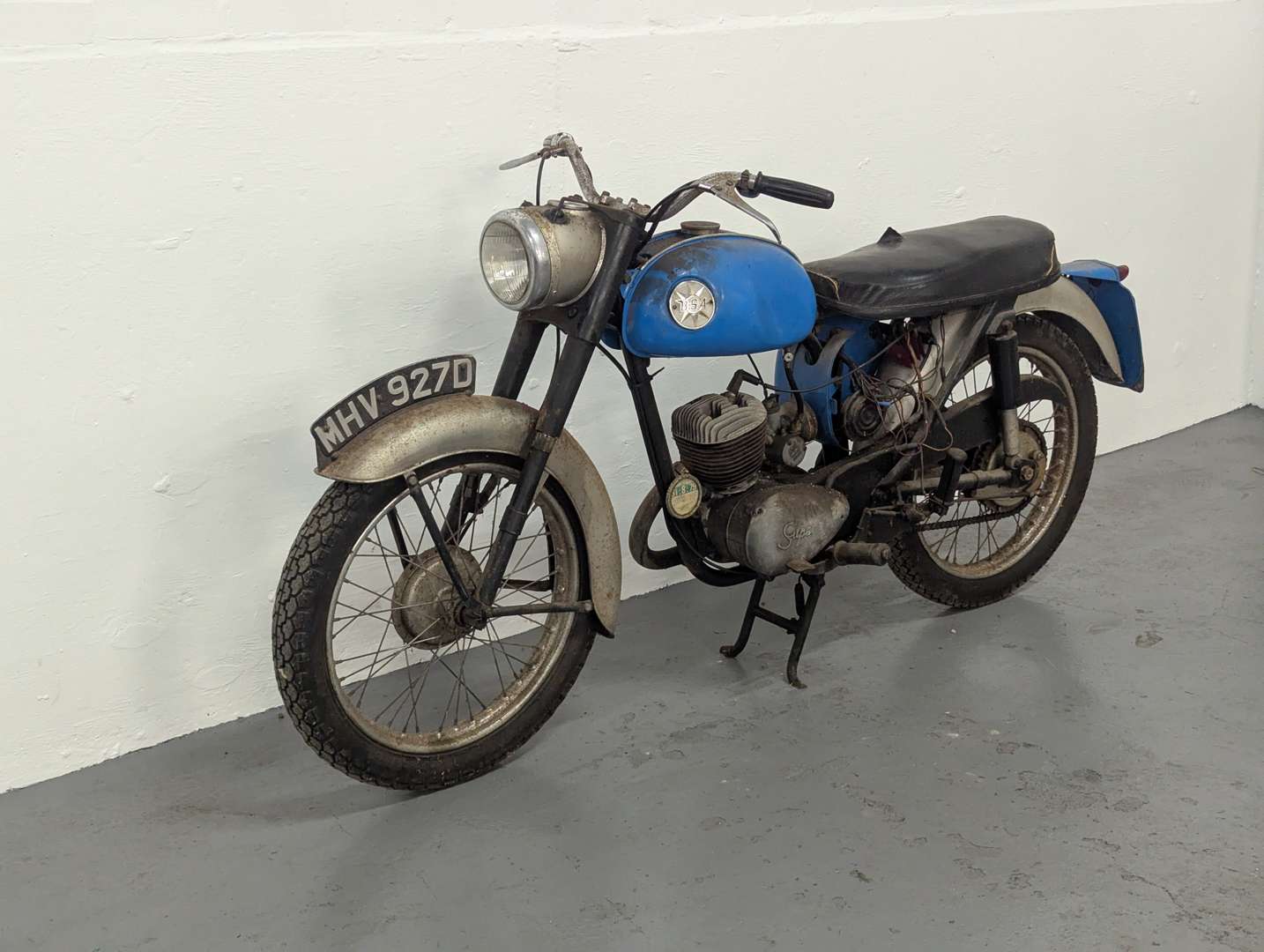 <p>1966 BSA BANTAM</p>