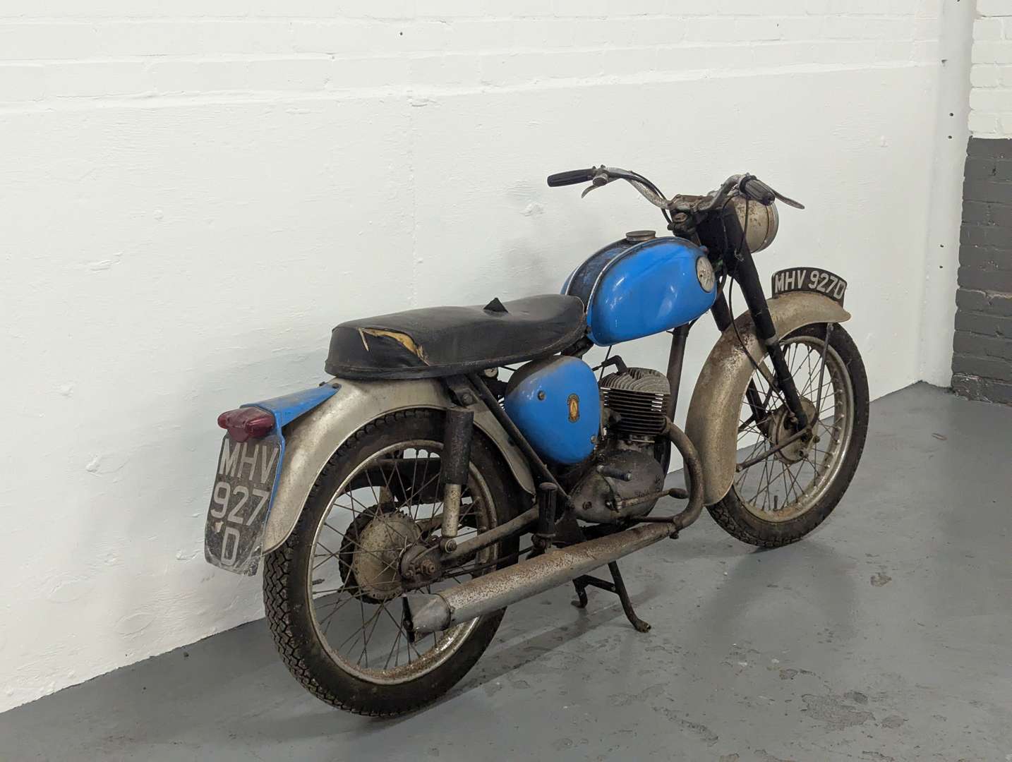 <p>1966 BSA BANTAM</p>