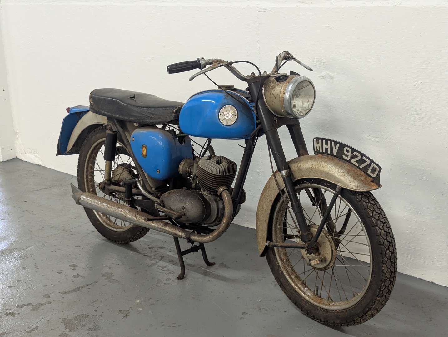 <p>1966 BSA BANTAM</p>