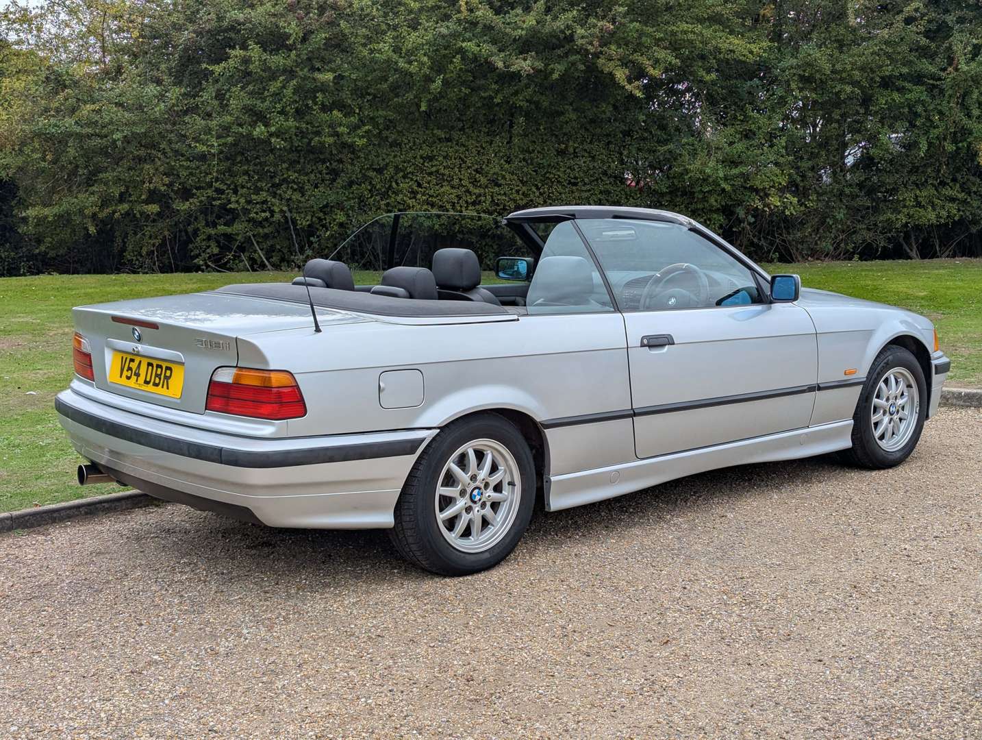 <p>1999 BMW 318I CONVERTIBLE</p>