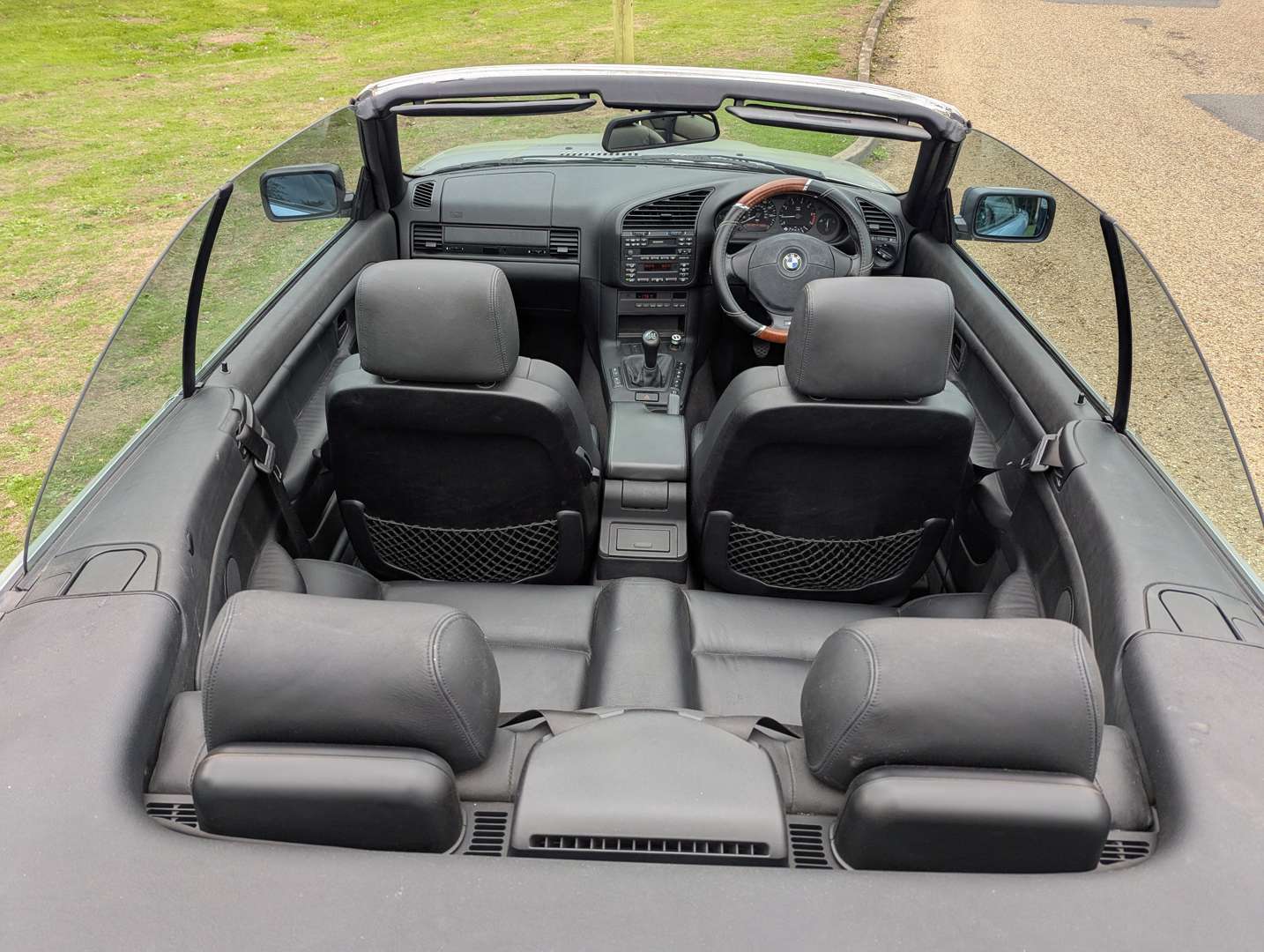 <p>1999 BMW 318I CONVERTIBLE</p>