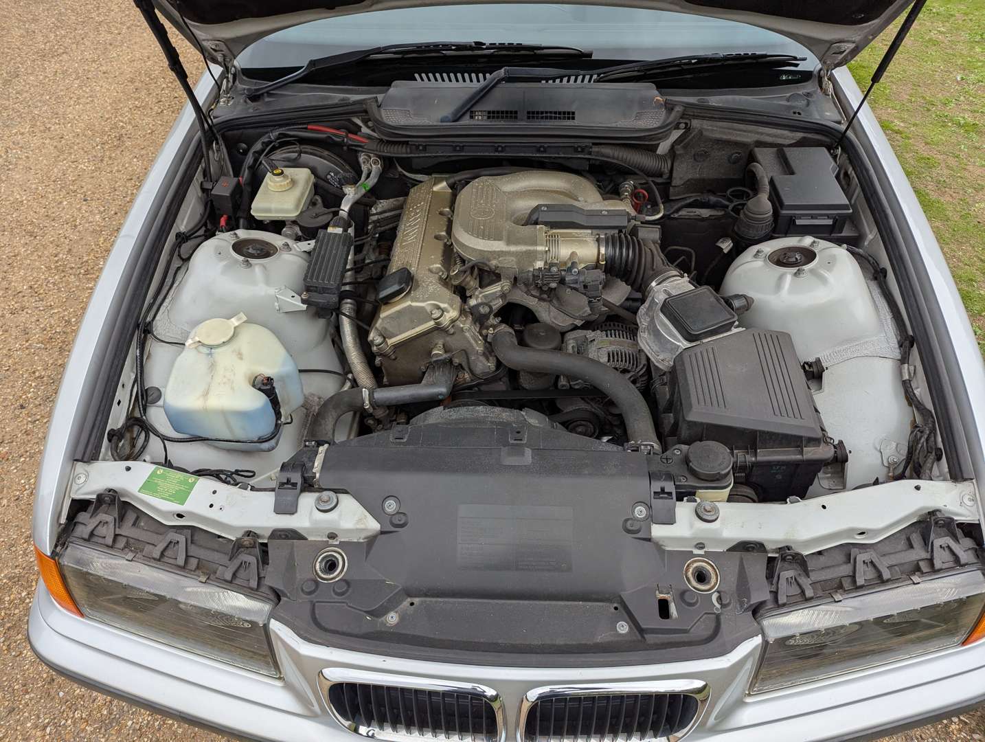 <p>1999 BMW 318I CONVERTIBLE</p>