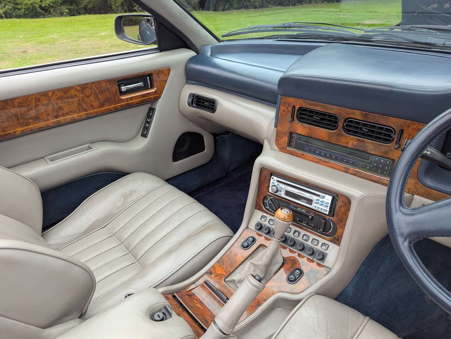 <p>1992 ASTON MARTIN VIRAGE VOLANTE AUTO</p>