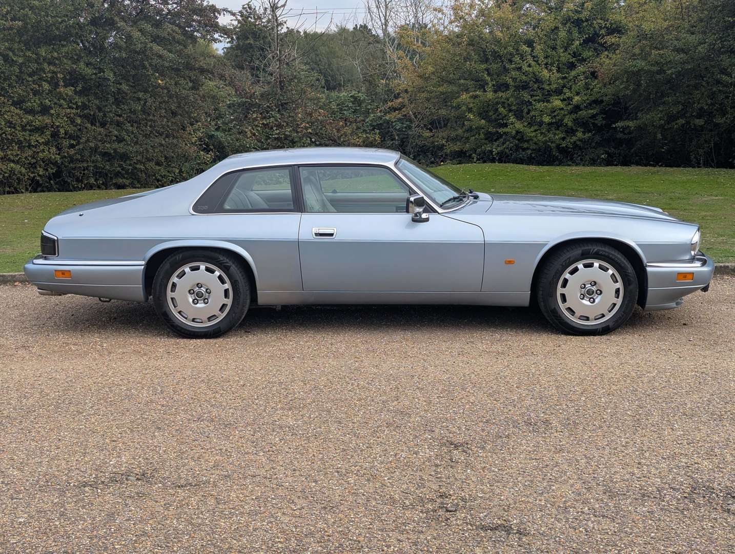 <p>1996 JAGUAR XJ-S 4.0 AUTO CELEBRATION</p>