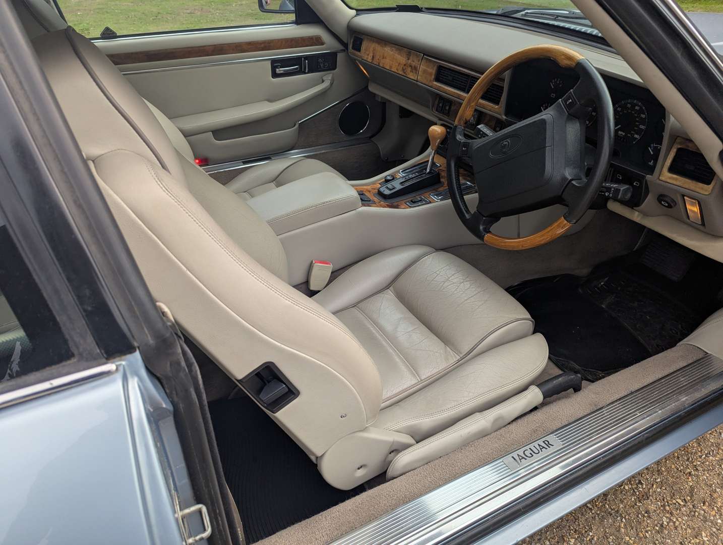 <p>1996 JAGUAR XJ-S 4.0 AUTO CELEBRATION</p>