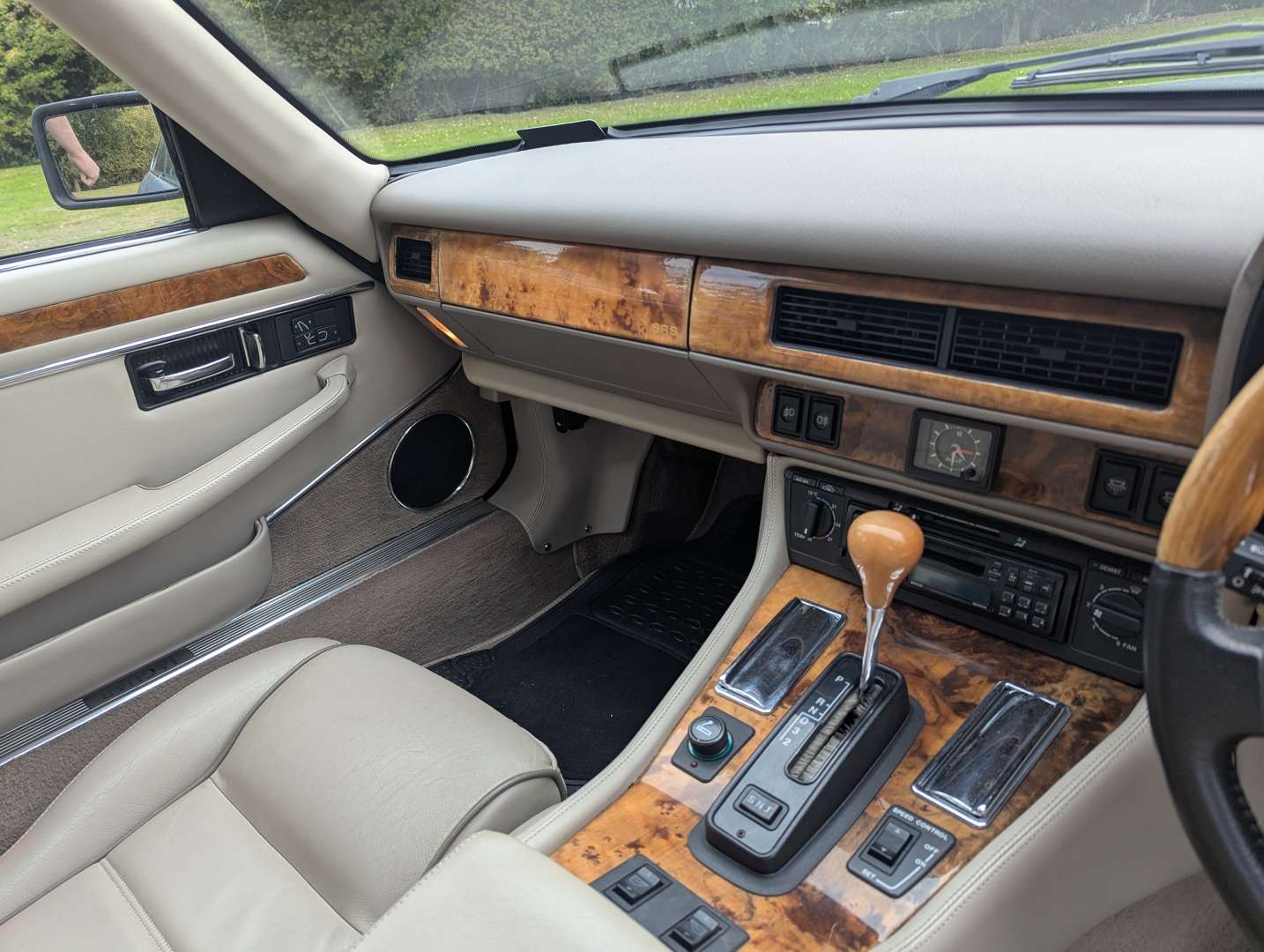 <p>1996 JAGUAR XJ-S 4.0 AUTO CELEBRATION</p>