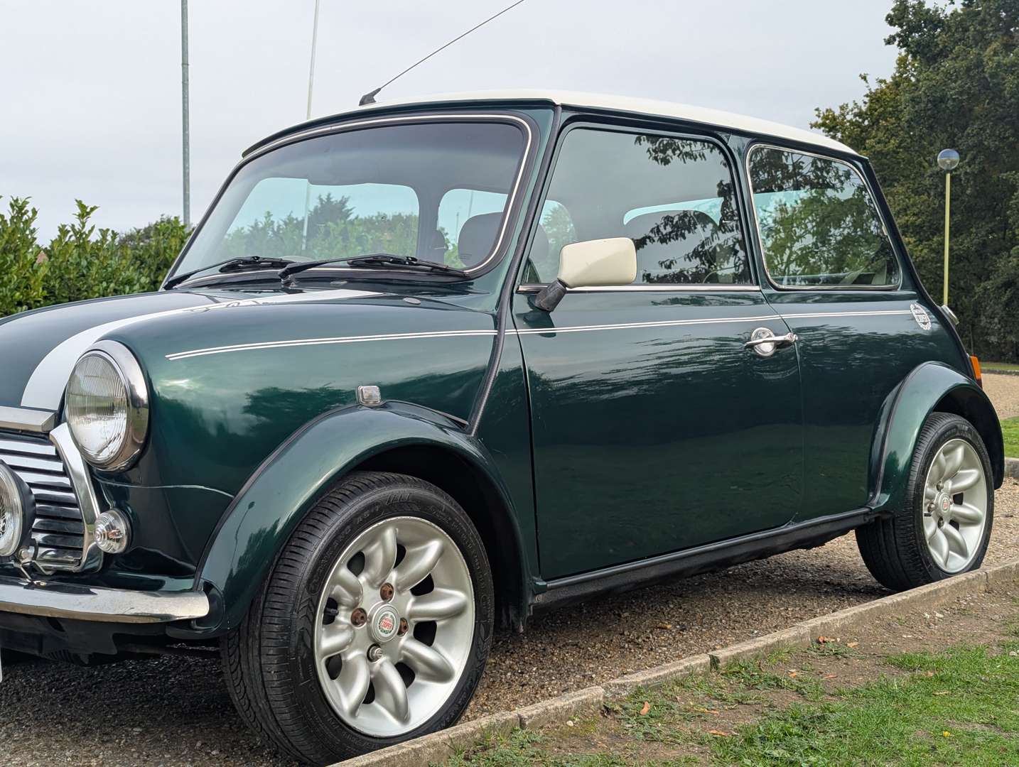 <p>2000 ROVER MINI COOPER</p>
