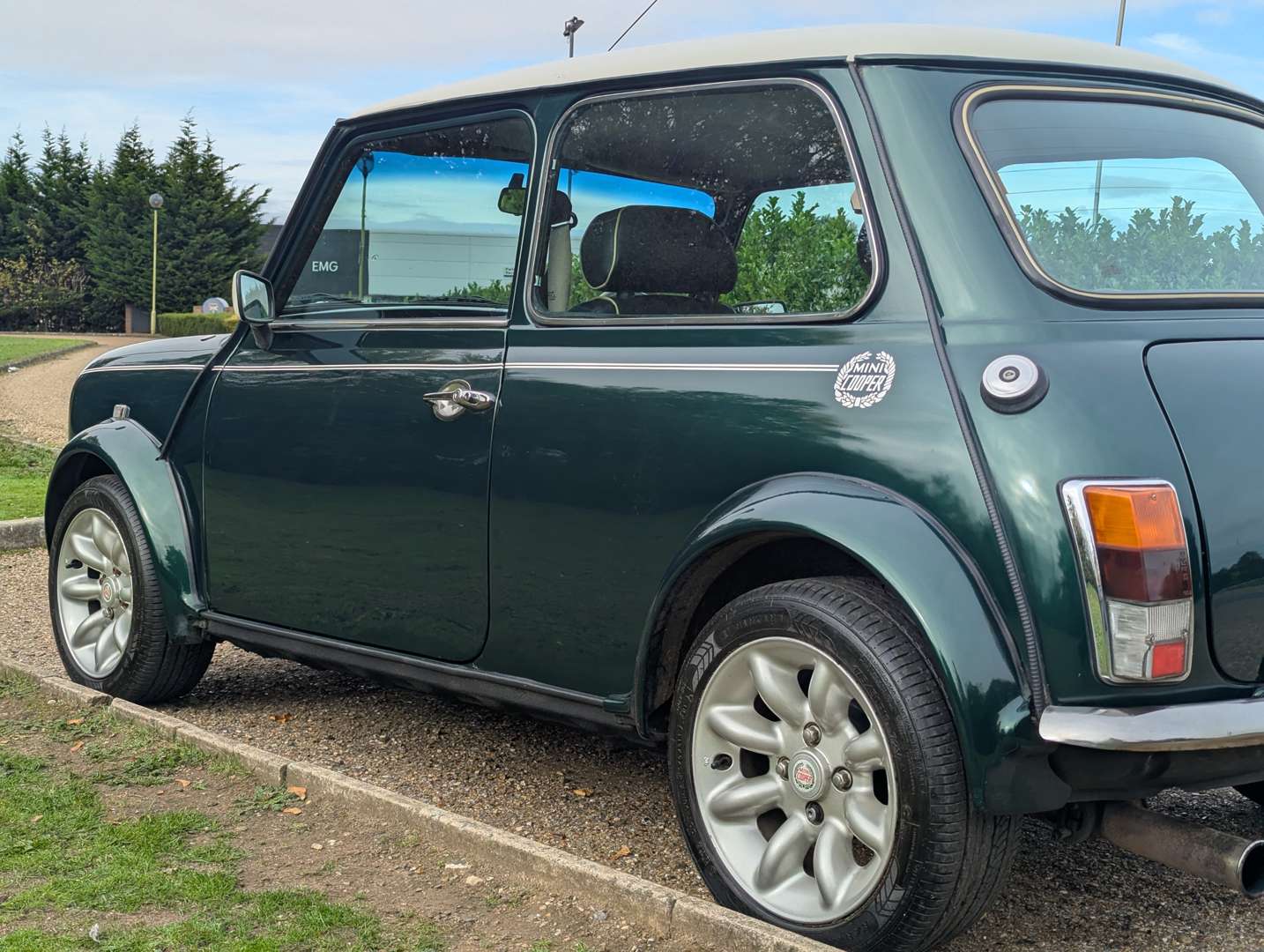 <p>2000 ROVER MINI COOPER</p>