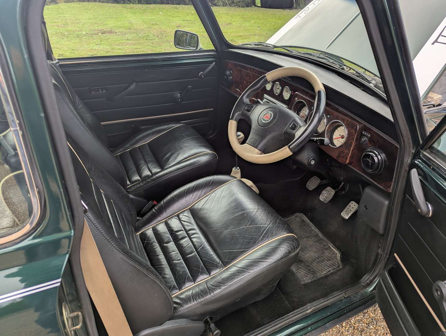 <p>2000 ROVER MINI COOPER</p>