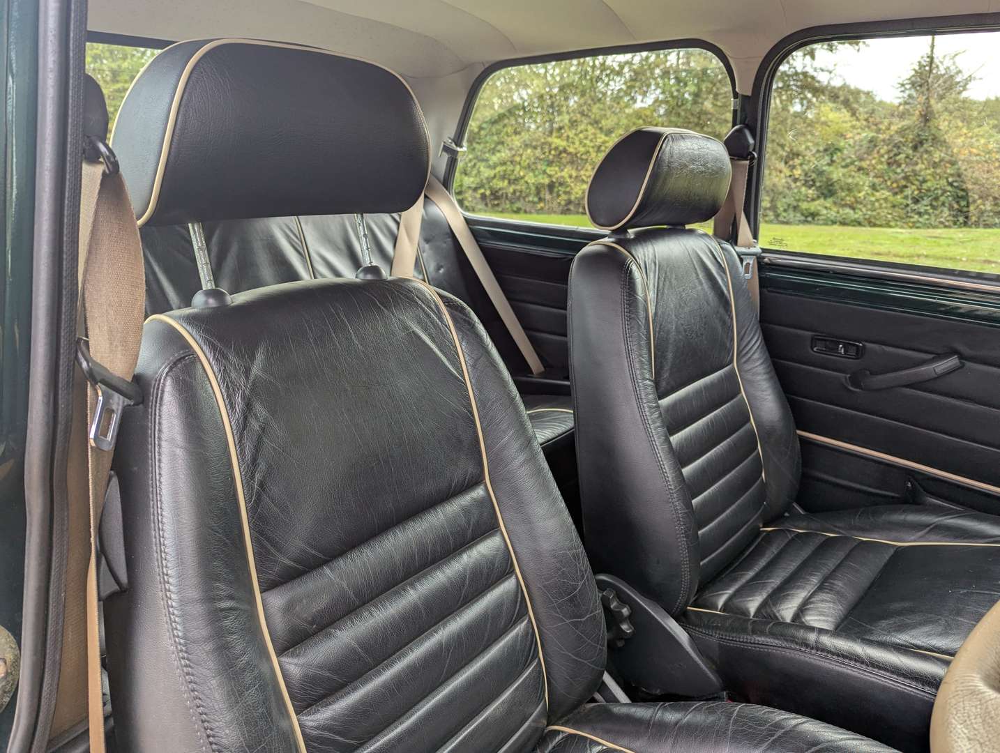 <p>2000 ROVER MINI COOPER</p>