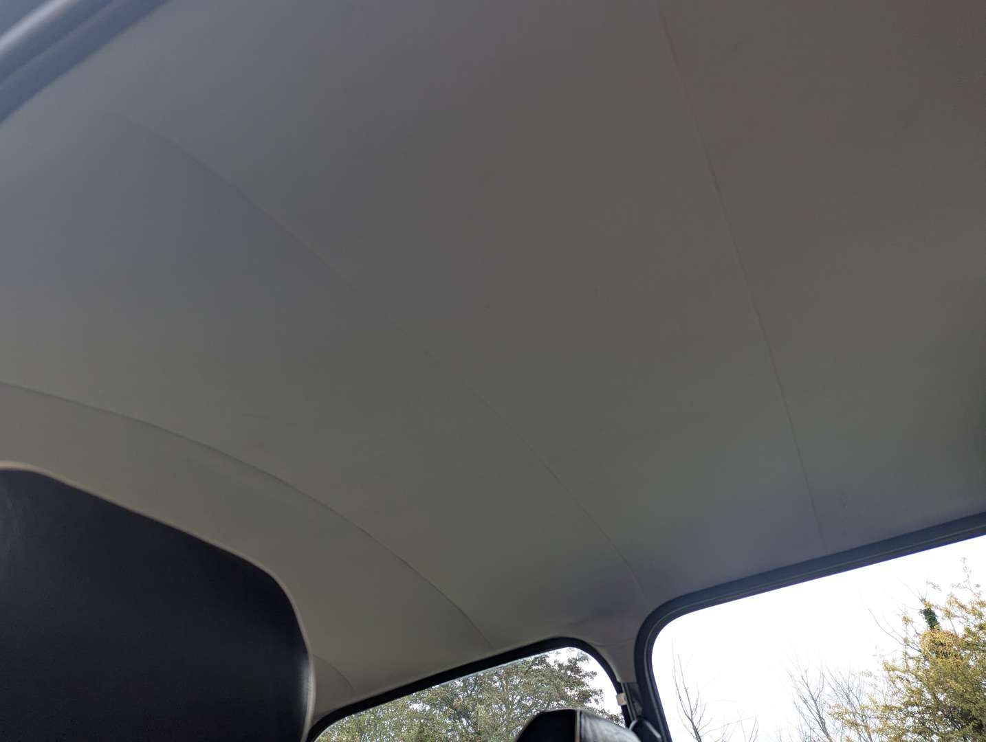 <p>2000 ROVER MINI COOPER</p>