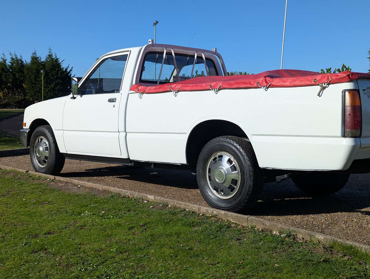 <p>1986 BEDFORD KB PICK-UP</p>