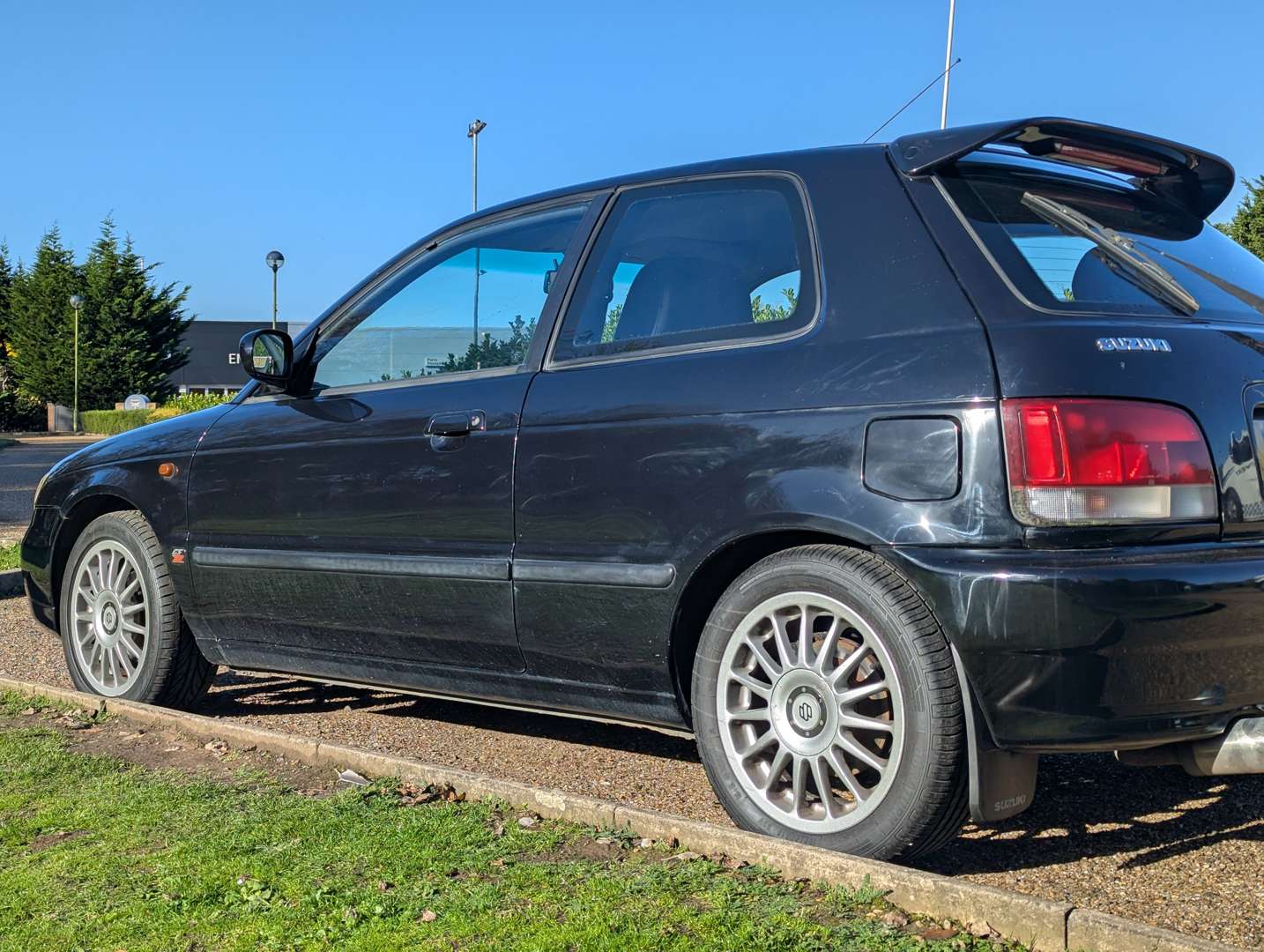 <p>2001 SUZUKI BALENO GSR</p>