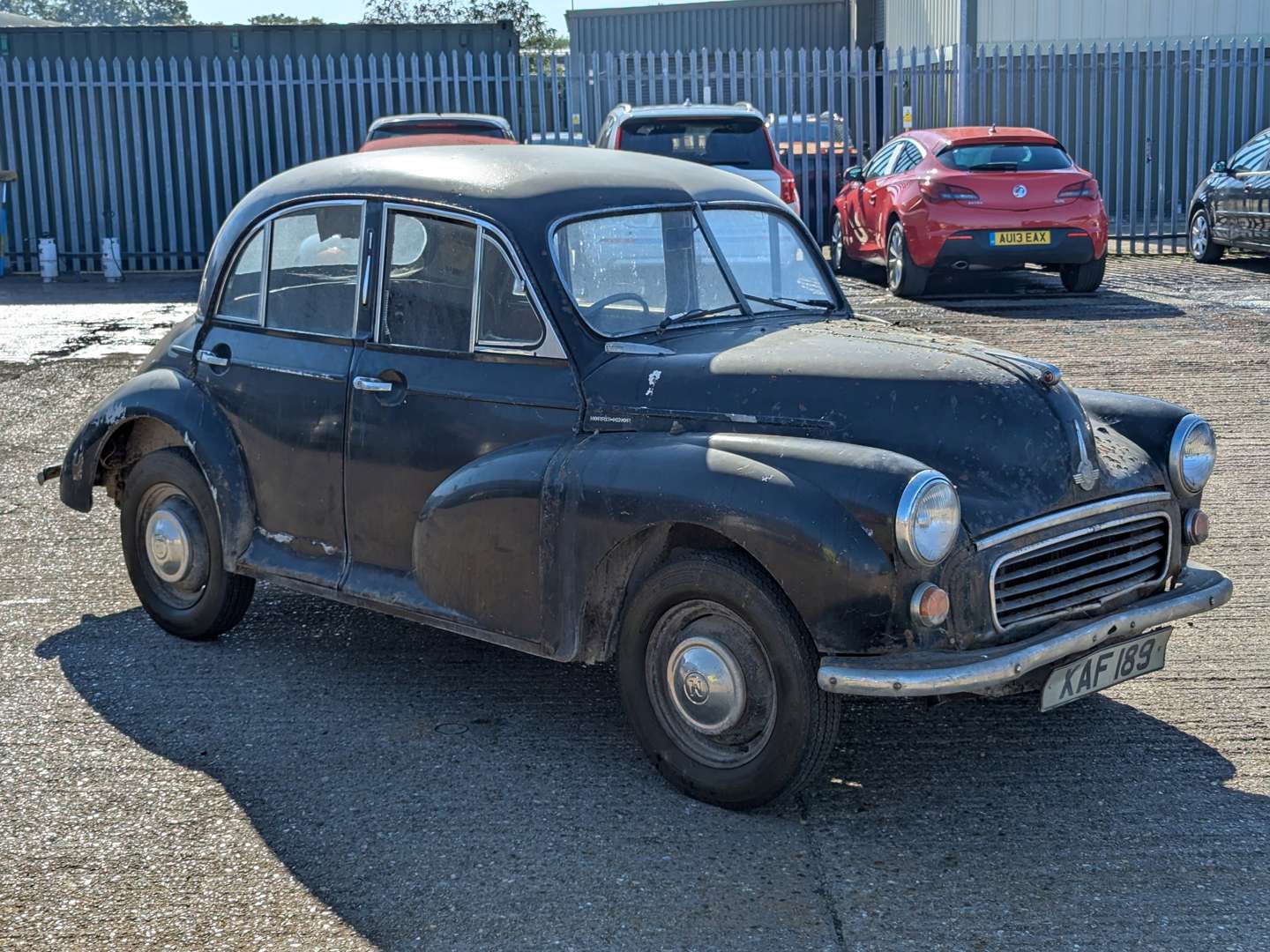 <p>1956 MORRIS MINOR SALOON</p>