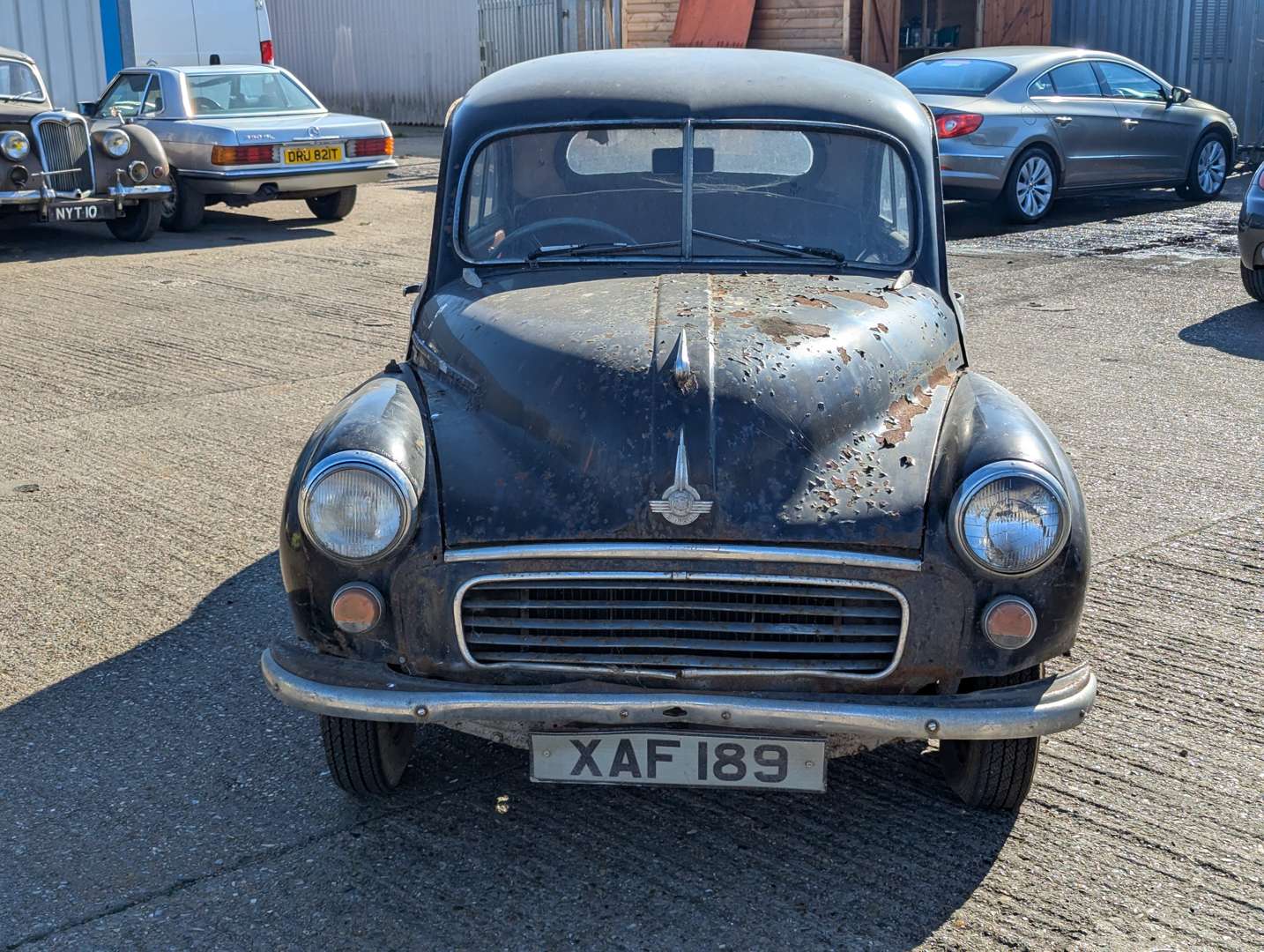 <p>1956 MORRIS MINOR SALOON</p>