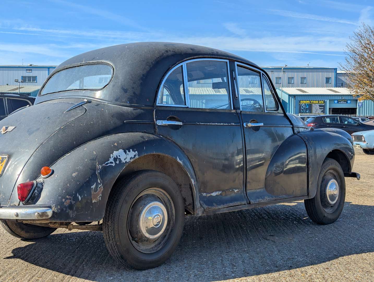 <p>1956 MORRIS MINOR SALOON</p>