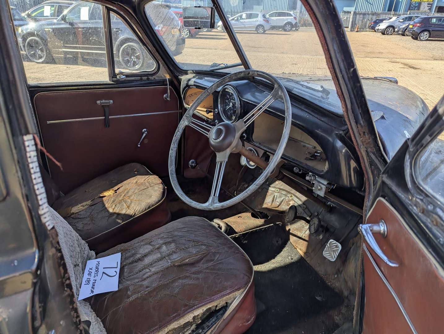 <p>1956 MORRIS MINOR SALOON</p>