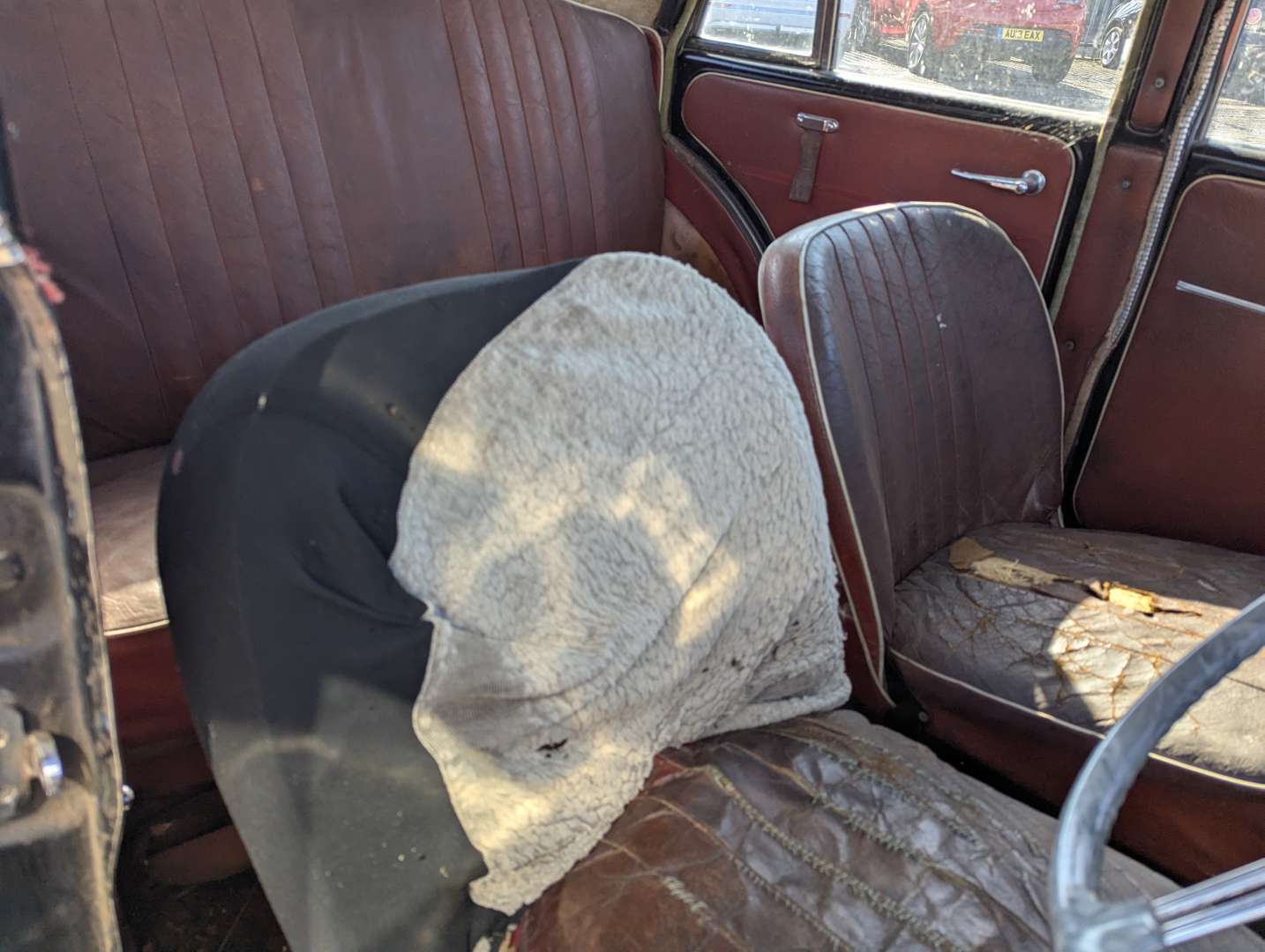 <p>1956 MORRIS MINOR SALOON</p>