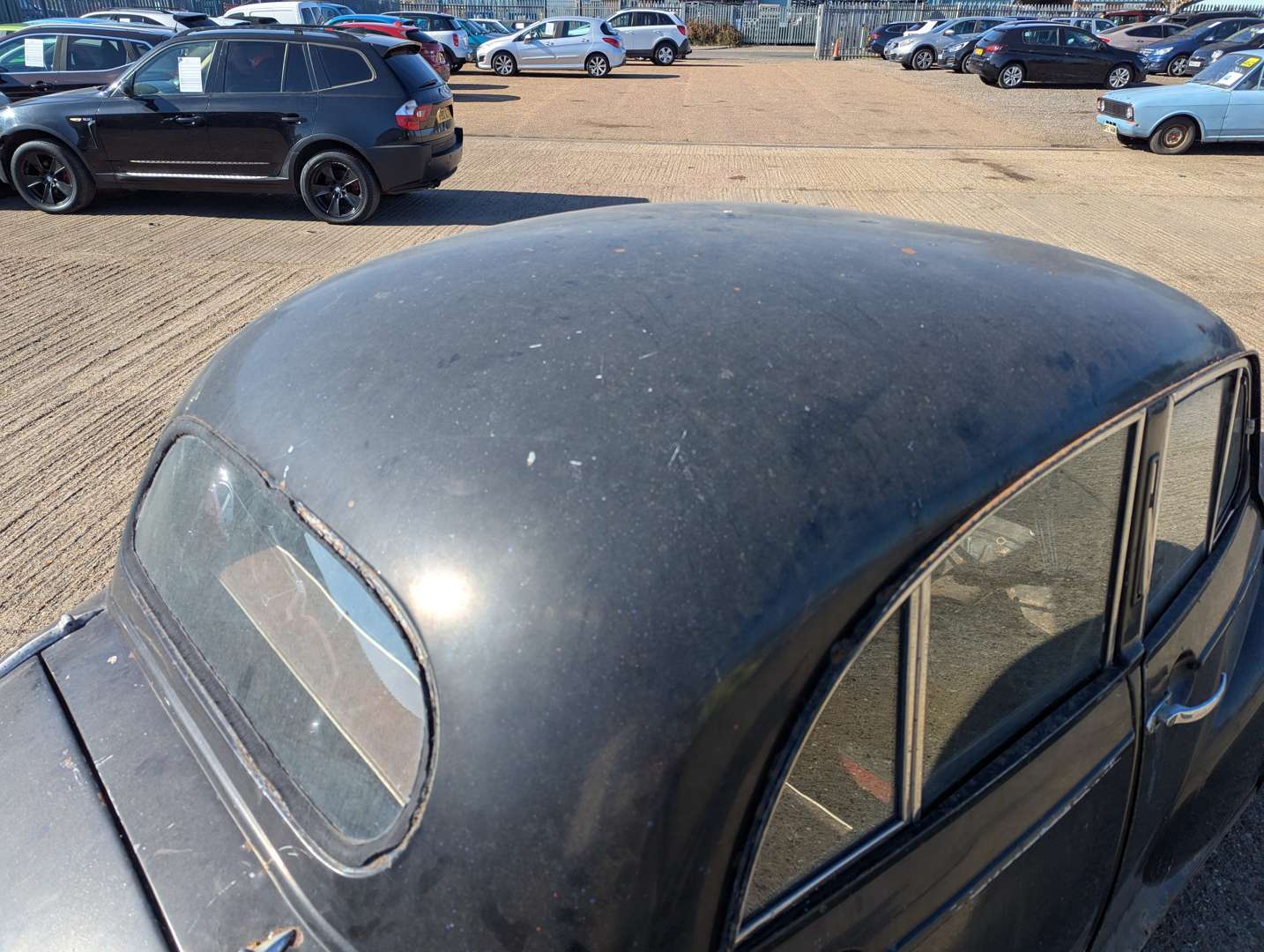 <p>1956 MORRIS MINOR SALOON</p>