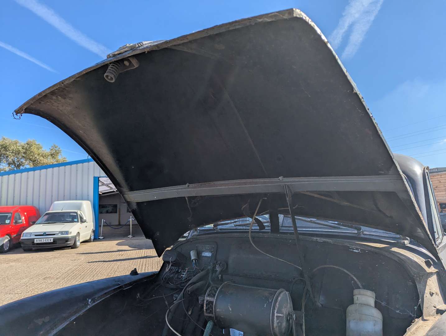 <p>1956 MORRIS MINOR SALOON</p>