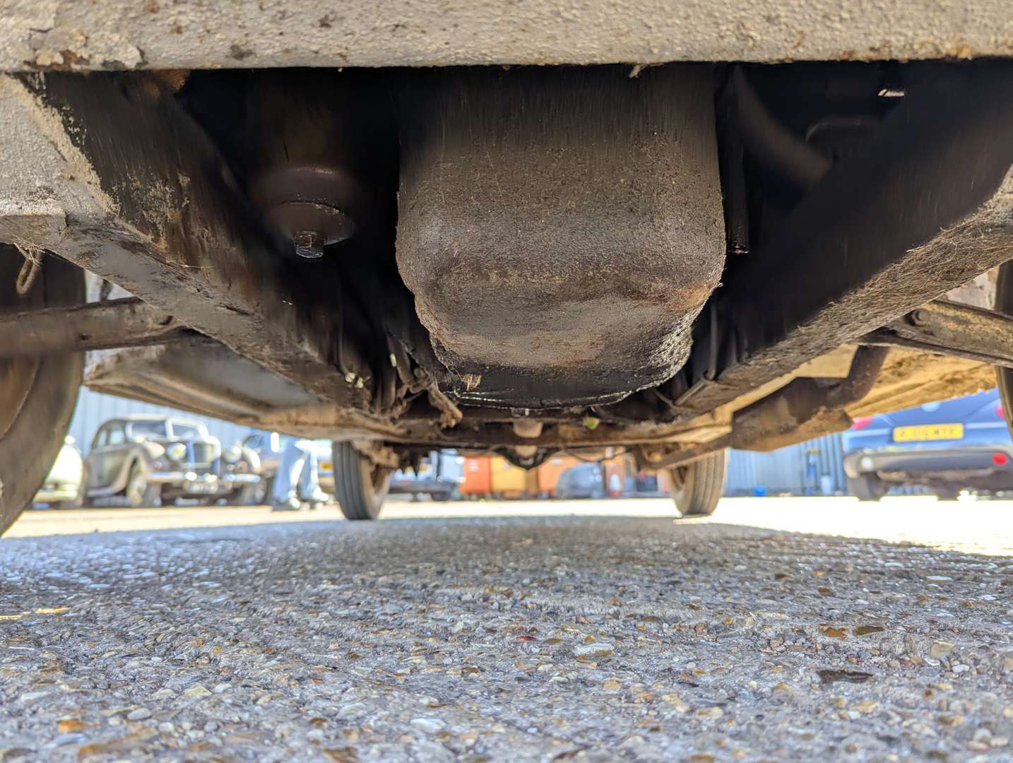 <p>1956 MORRIS MINOR SALOON</p>