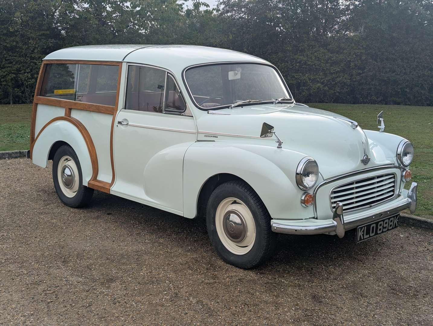 <p>1971 MORRIS MINOR 1000 TRAVELLER</p>