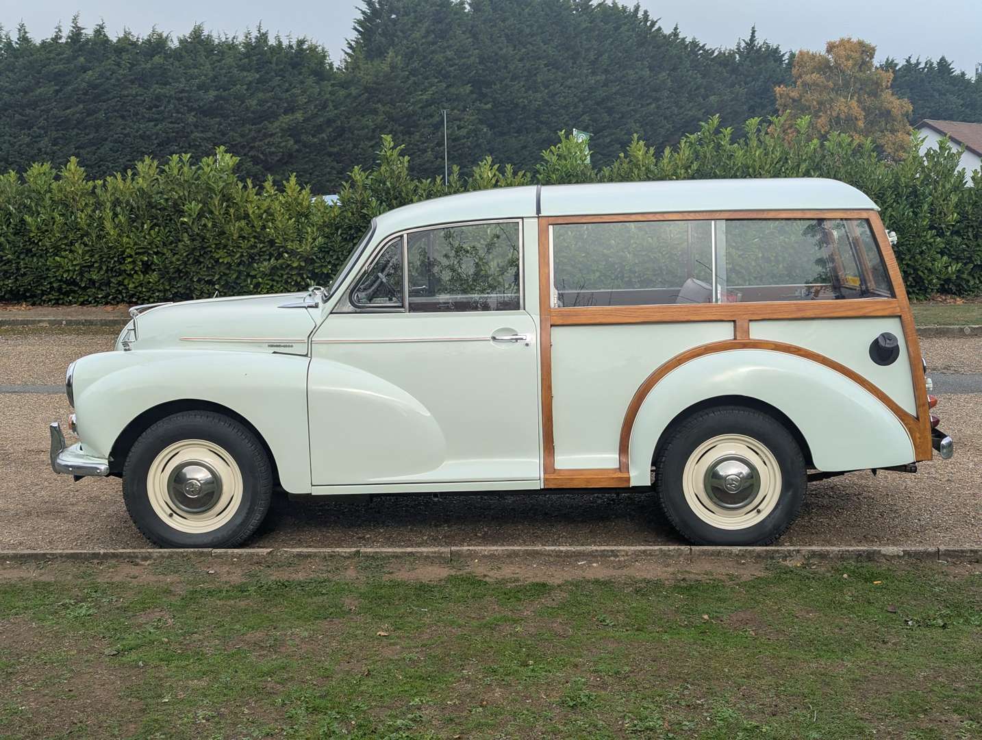 <p>1971 MORRIS MINOR 1000 TRAVELLER</p>