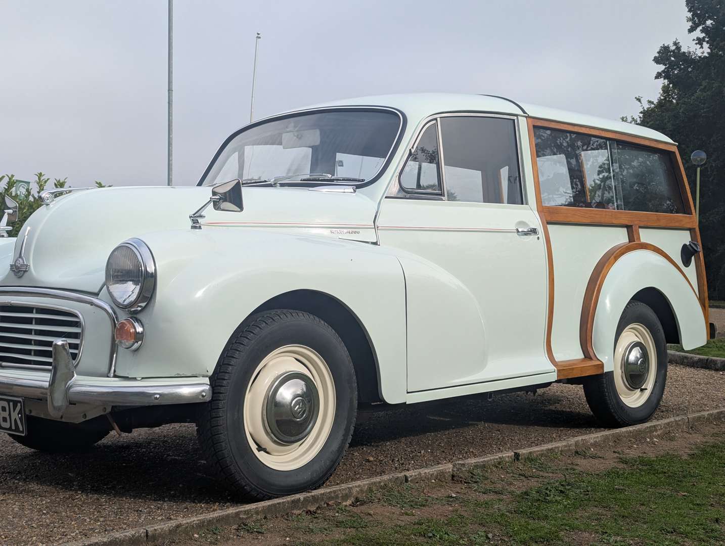<p>1971 MORRIS MINOR 1000 TRAVELLER</p>