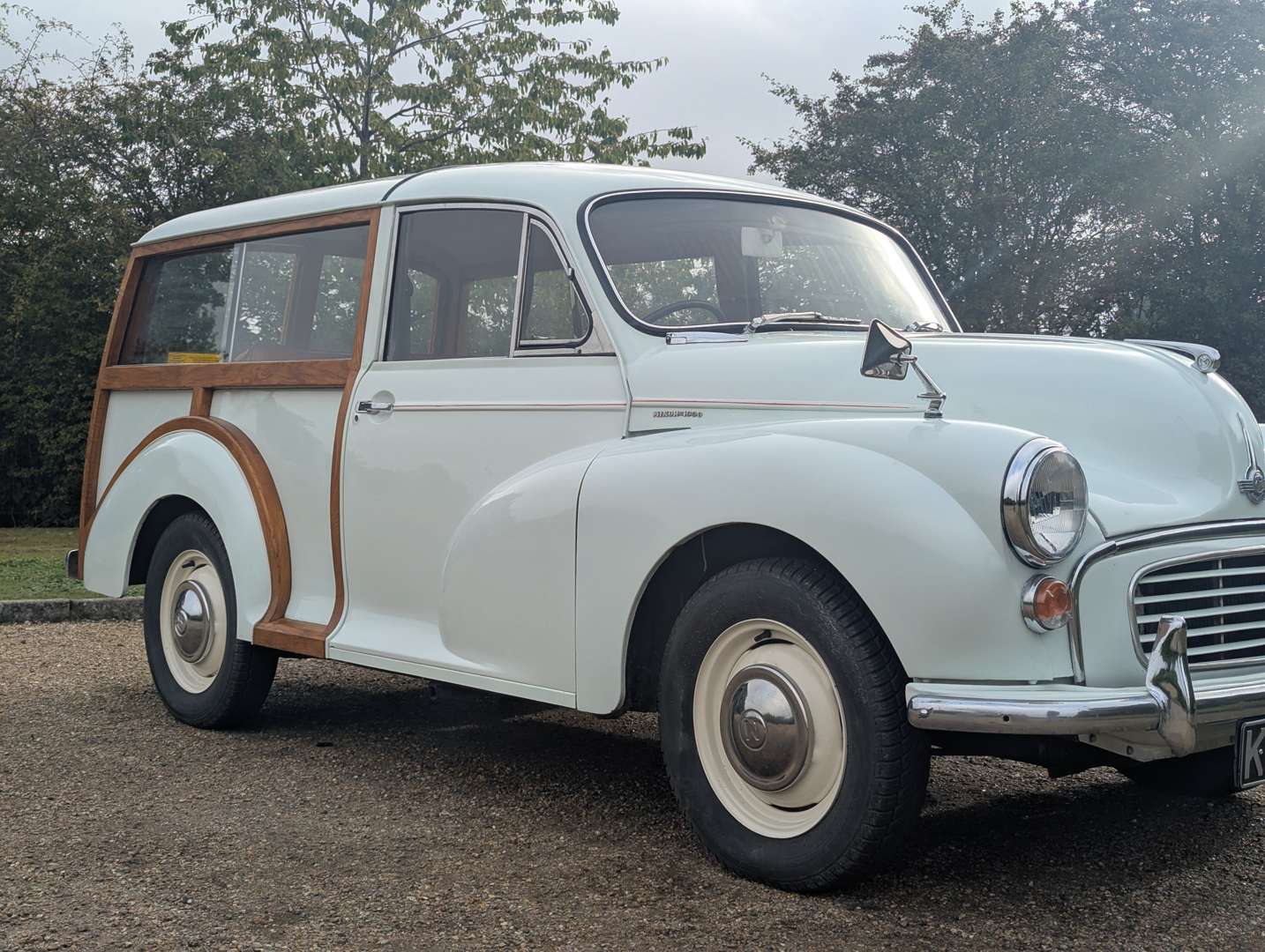 <p>1971 MORRIS MINOR 1000 TRAVELLER</p>