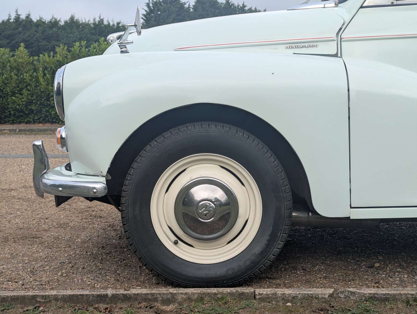 <p>1971 MORRIS MINOR 1000 TRAVELLER</p>