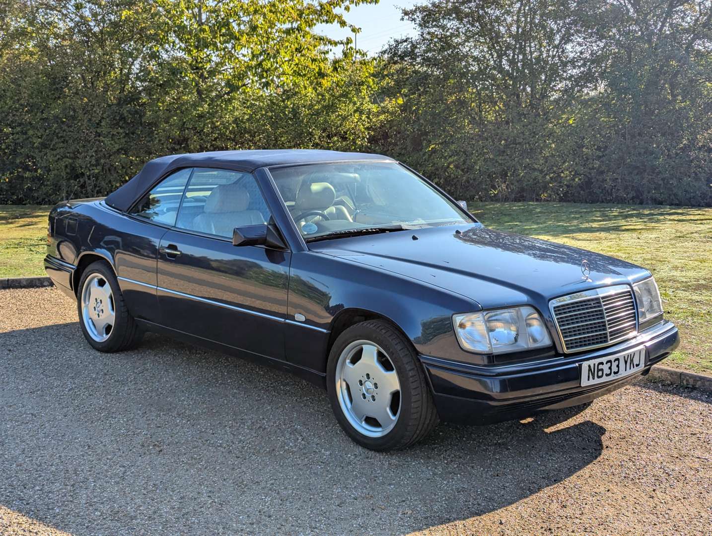 <p>1996 MERCEDES E220 CABRIOLET AUTO</p>