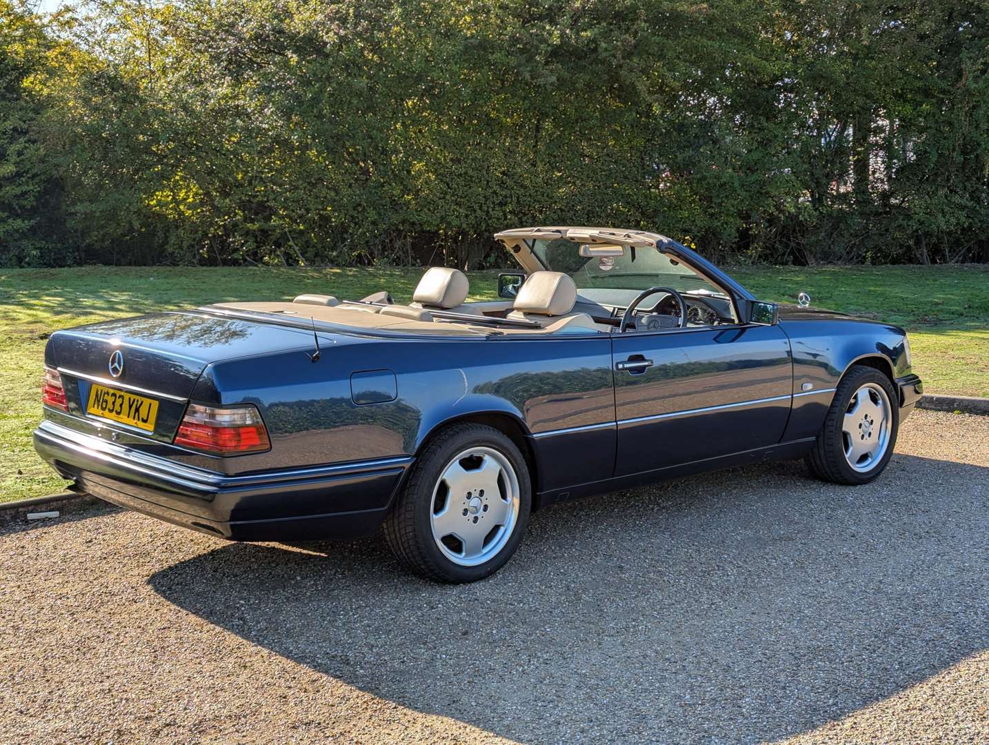 <p>1996 MERCEDES E220 CABRIOLET AUTO</p>