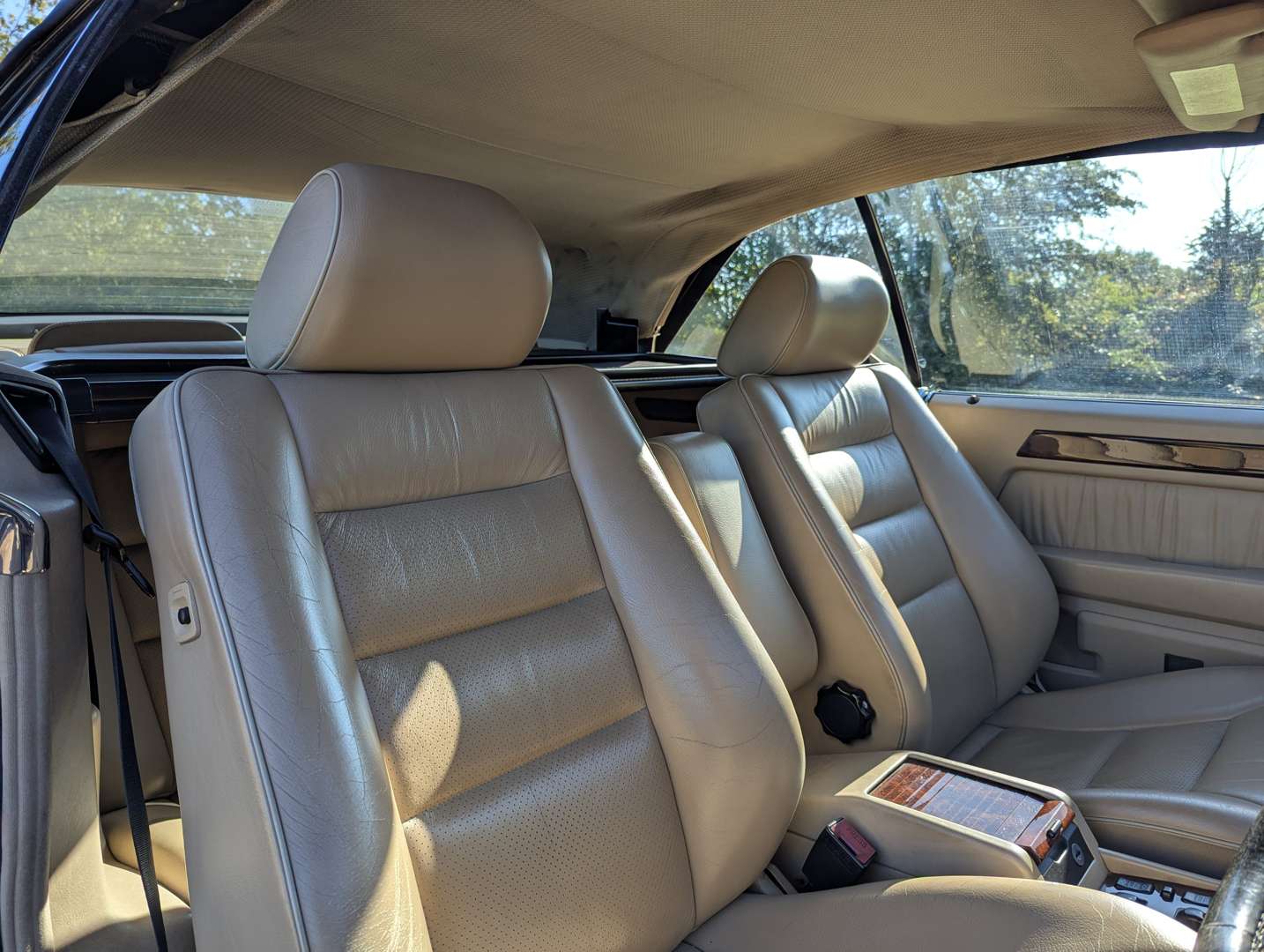 <p>1996 MERCEDES E220 CABRIOLET AUTO</p>