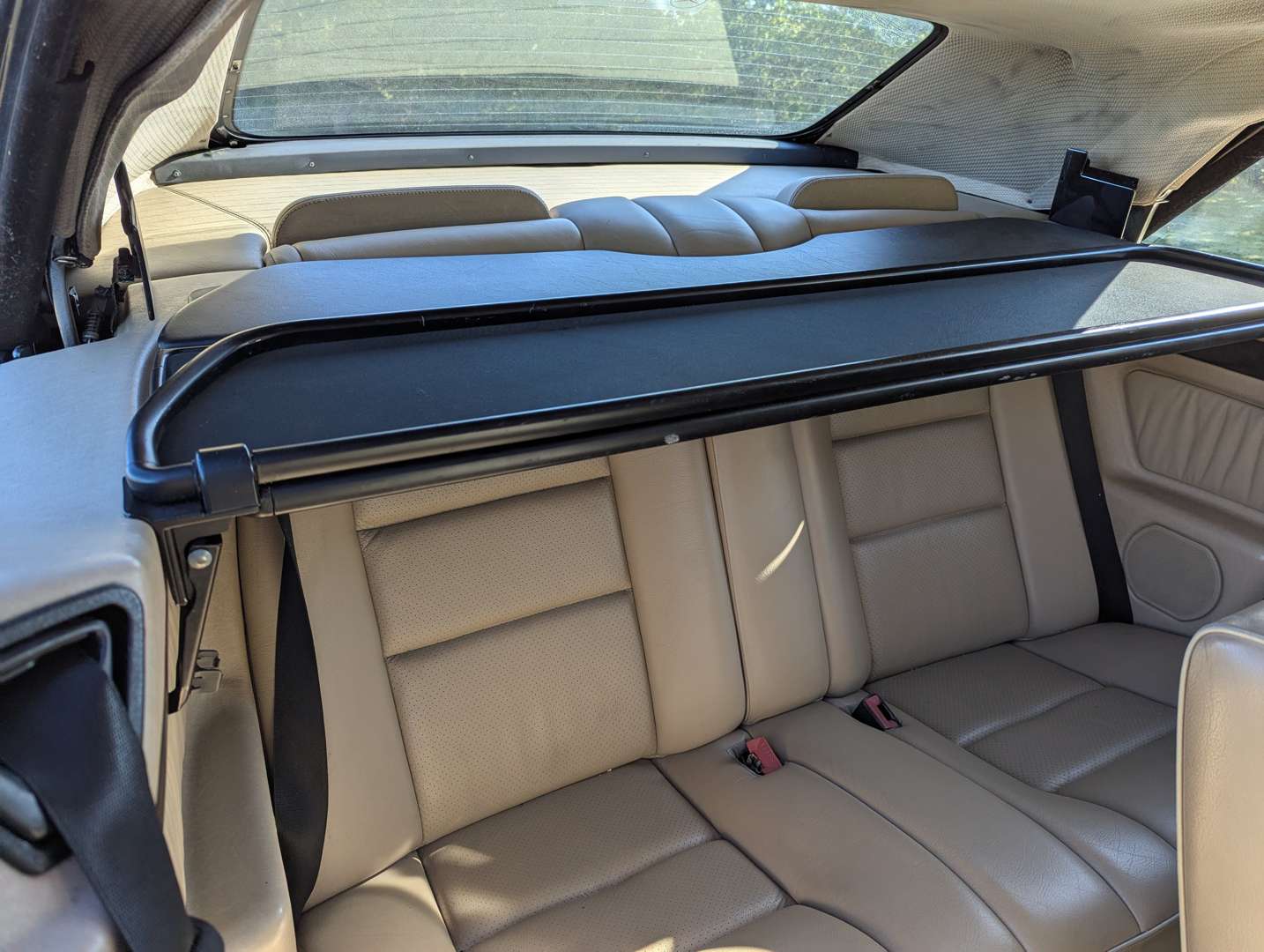 <p>1996 MERCEDES E220 CABRIOLET AUTO</p>