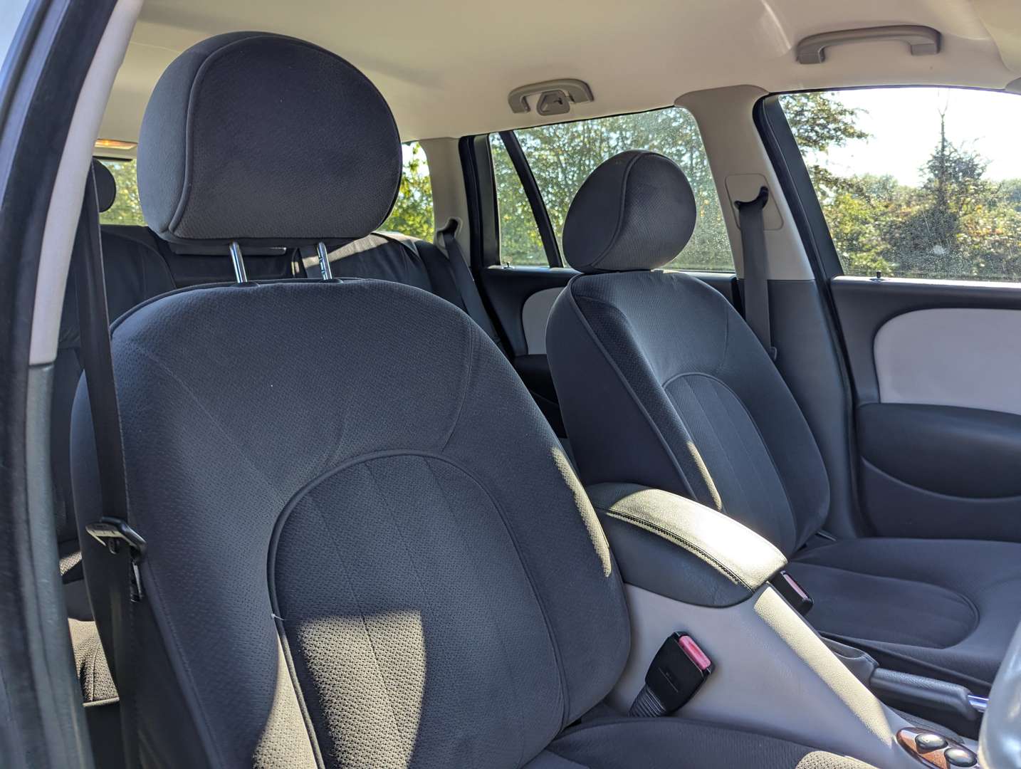 <p>2002 ROVER 75 CLUB 2.0 CDT TOURER</p>