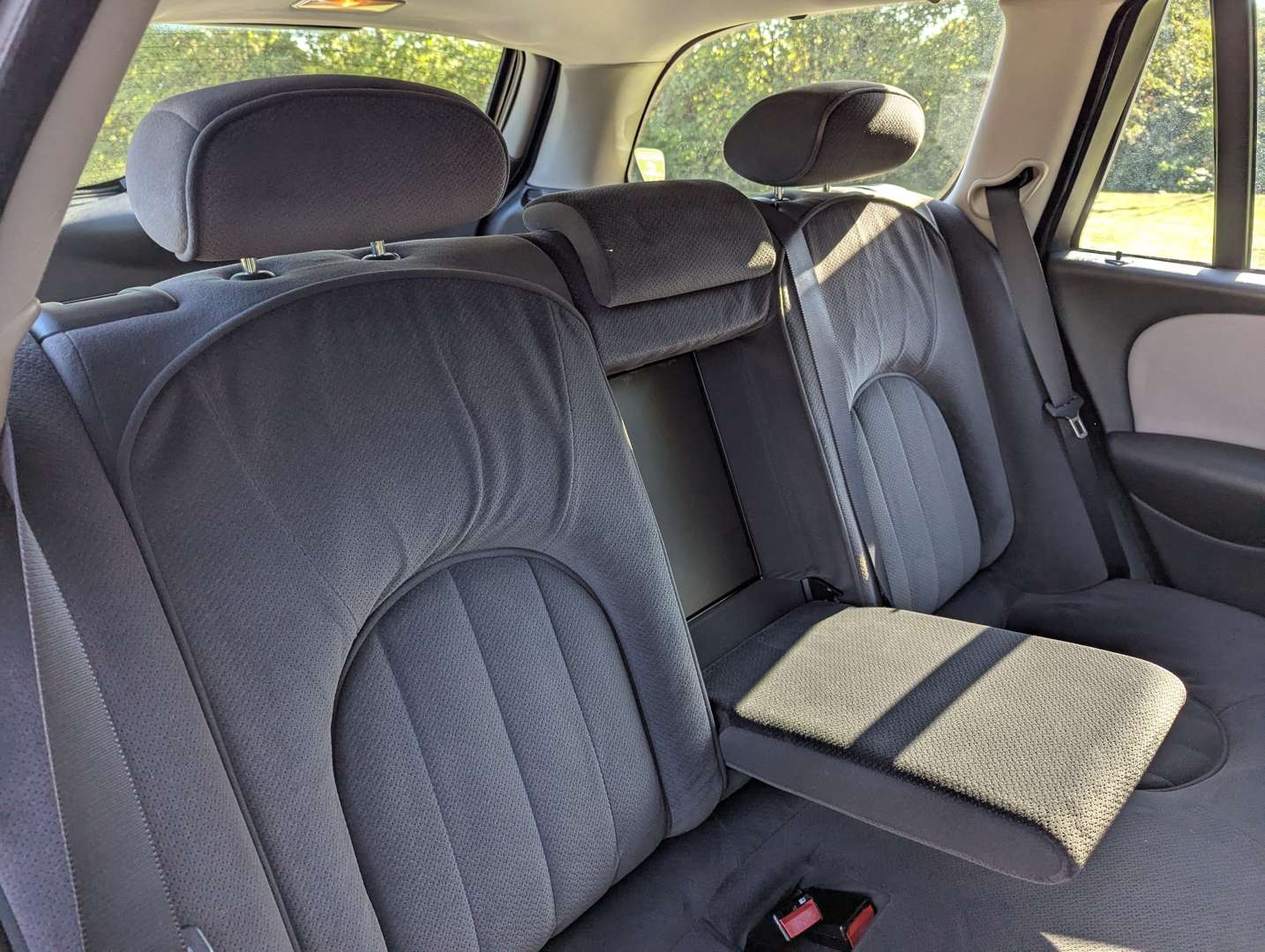 <p>2002 ROVER 75 CLUB 2.0 CDT TOURER</p>