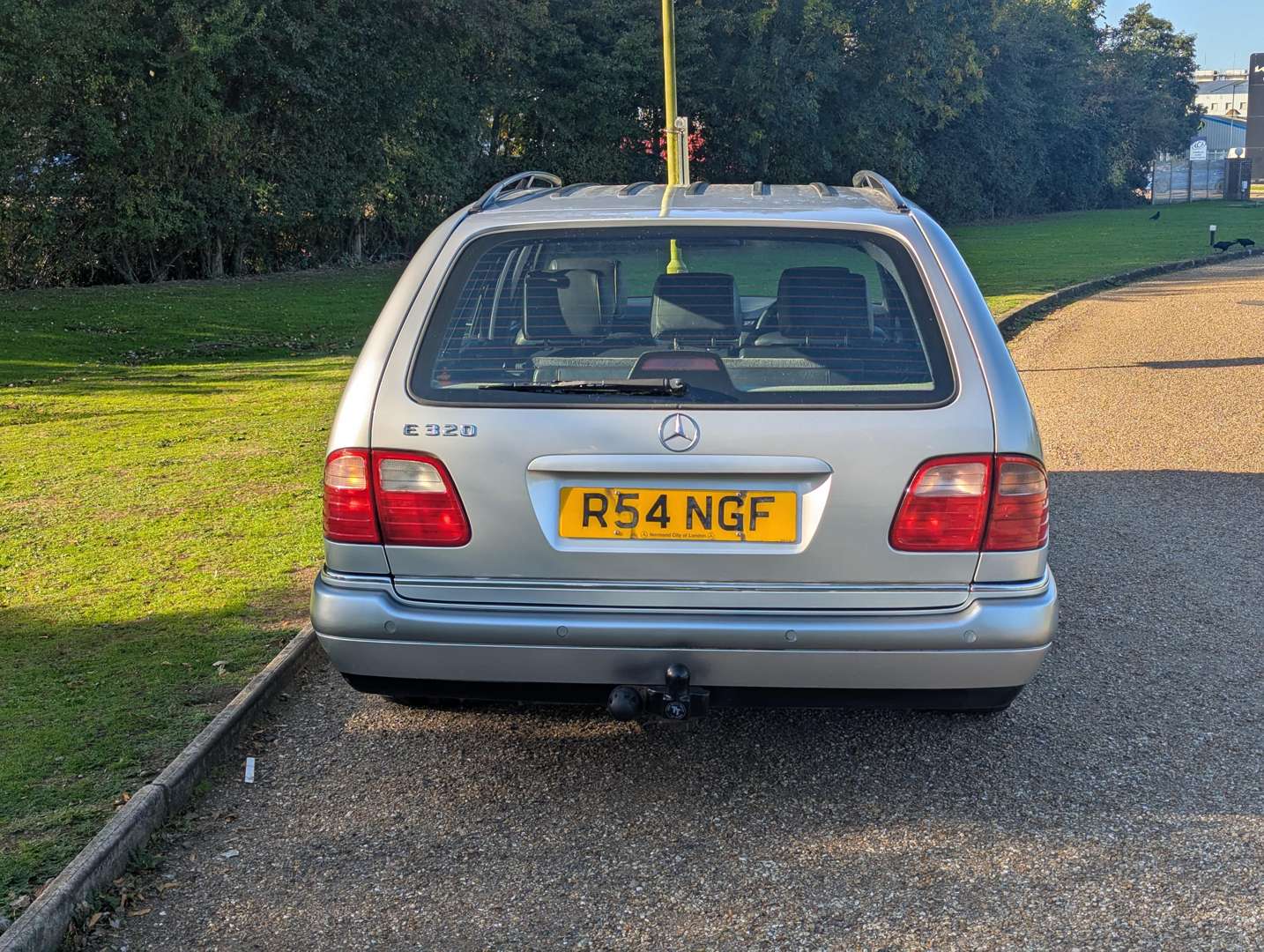 <p>1997 MERCEDES E320T ESTATE</p>