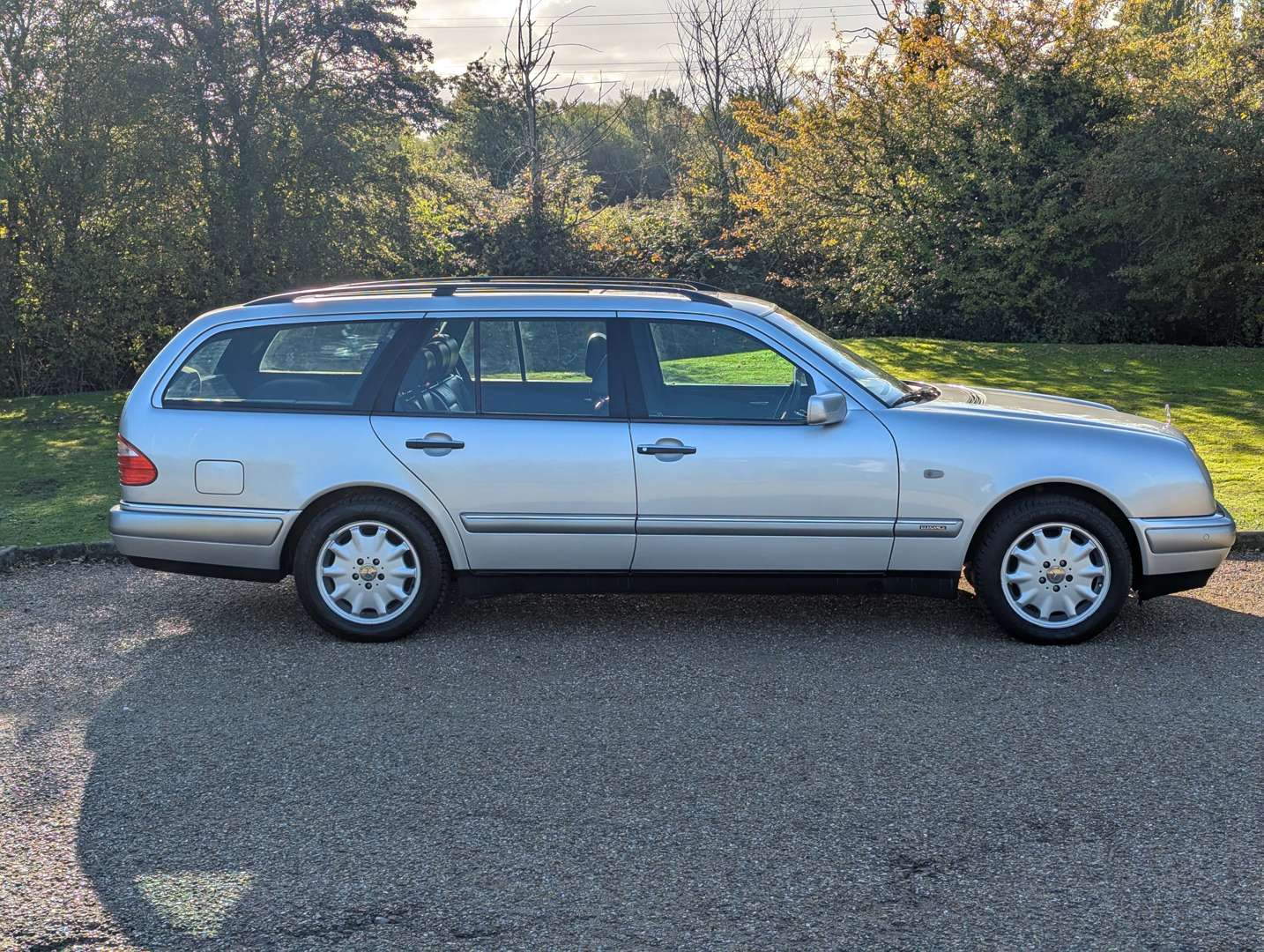 <p>1997 MERCEDES E320T ESTATE</p>