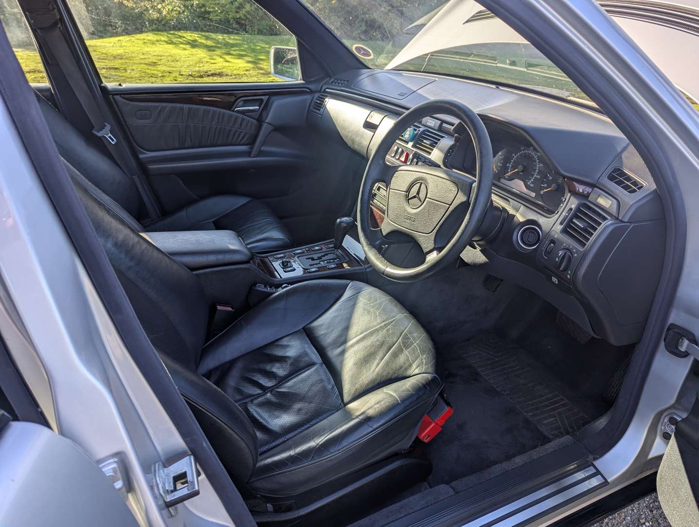 <p>1997 MERCEDES E320T ESTATE</p>