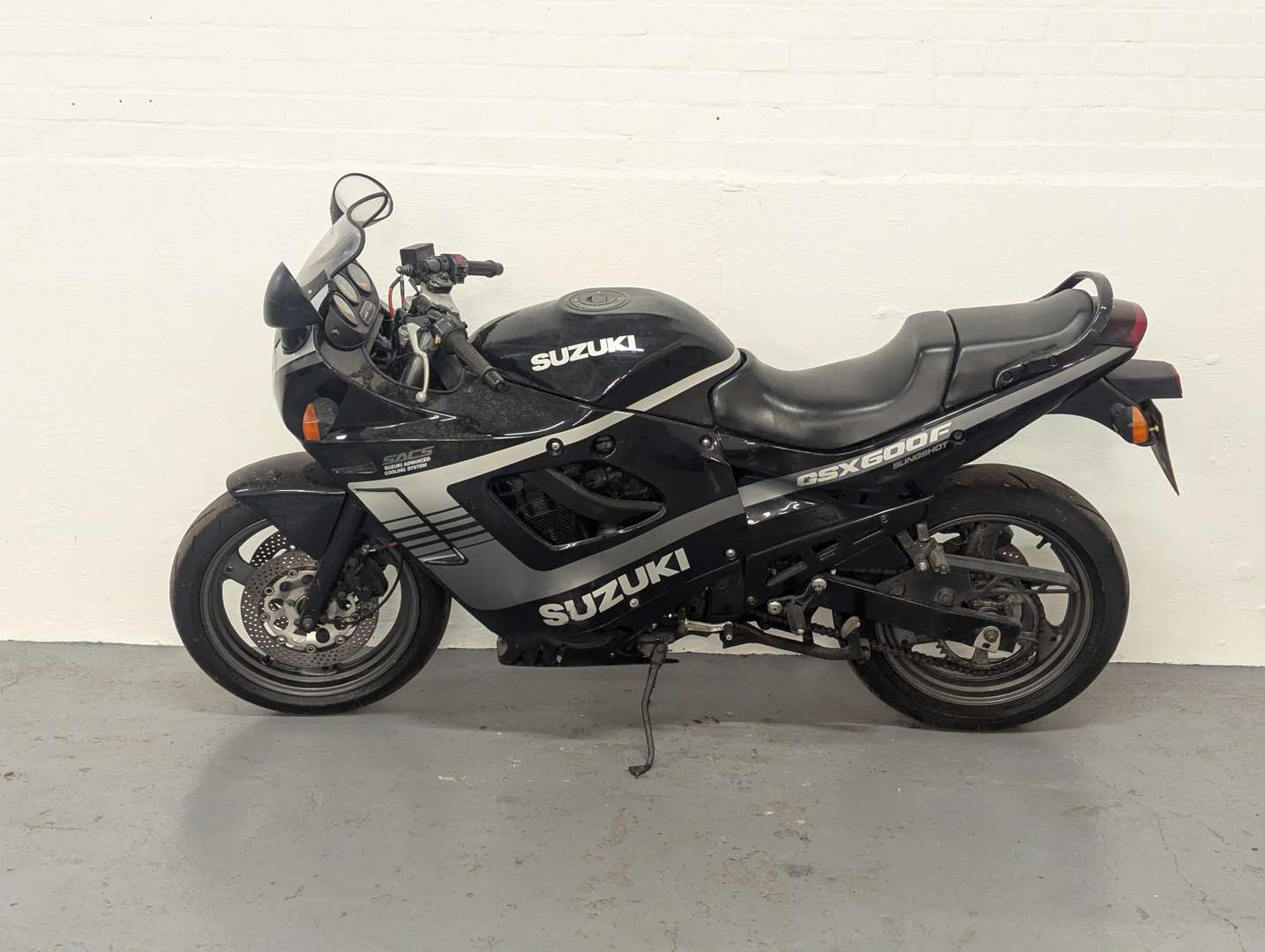 <p>1990 SUZUKI GSX-F 600</p>