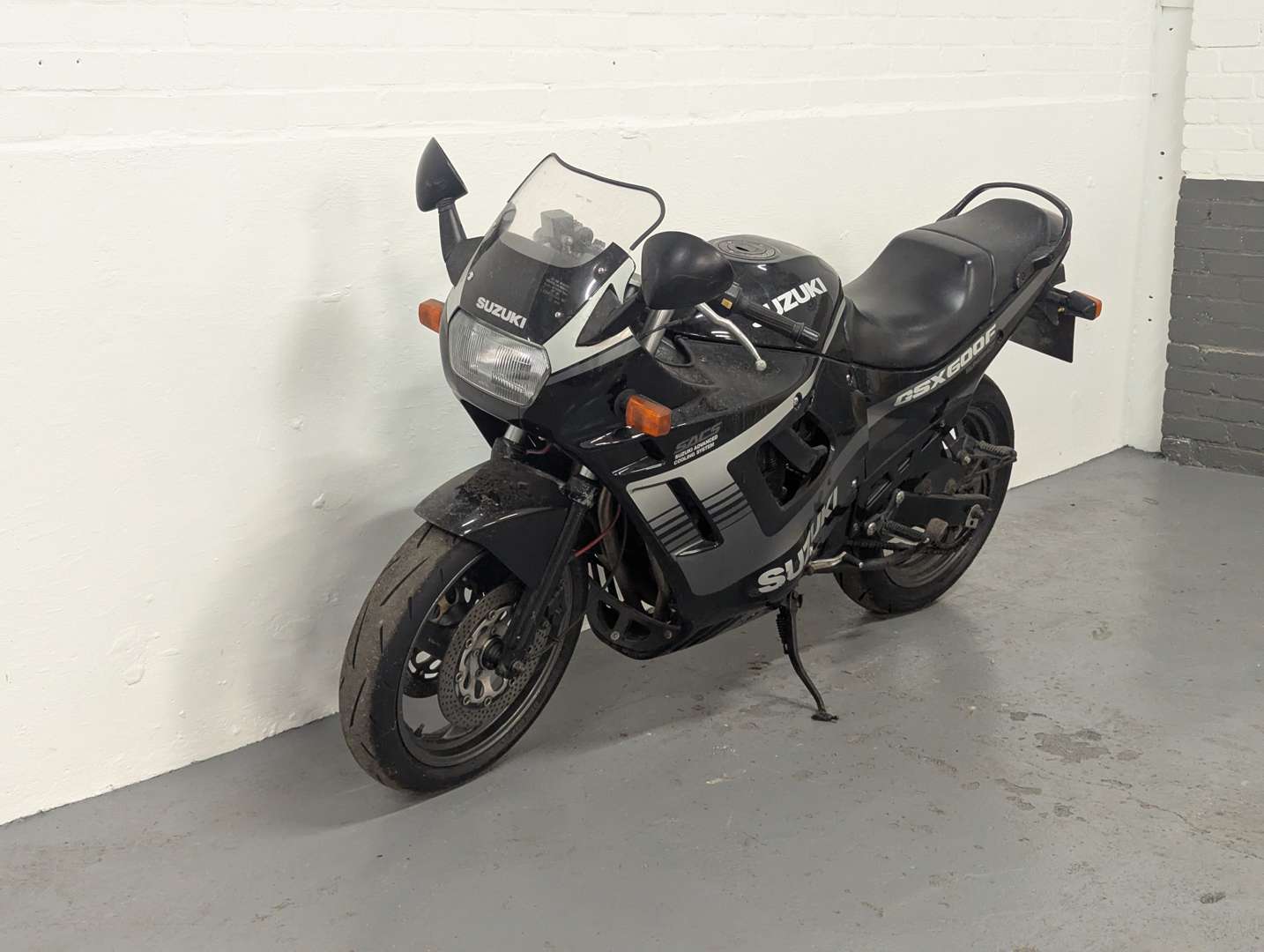 <p>1990 SUZUKI GSX-F 600</p>