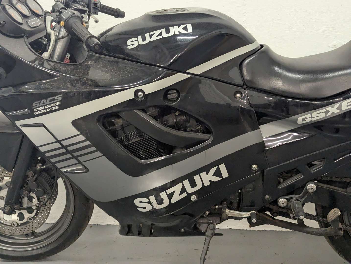 <p>1990 SUZUKI GSX-F 600</p>