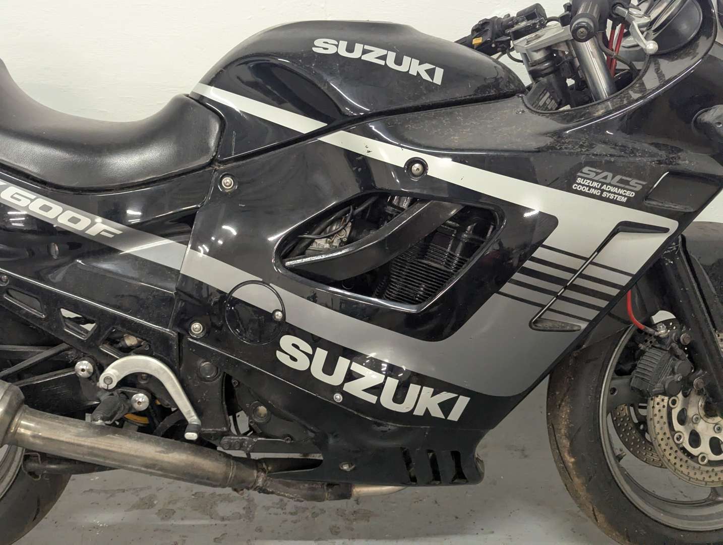 <p>1990 SUZUKI GSX-F 600</p>