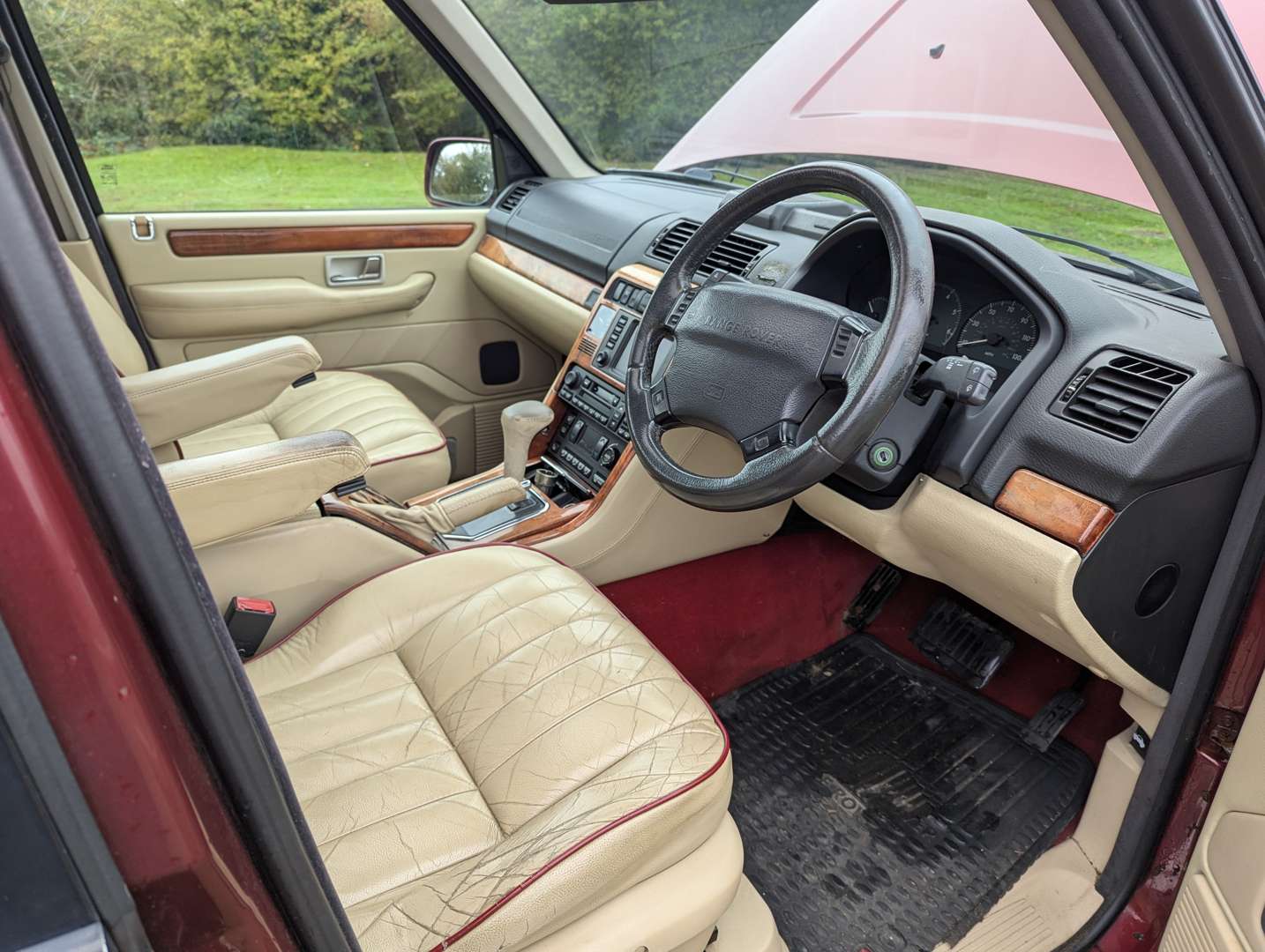 <p>2002 RANGE ROVER VOGUE 4.6 SE AUTO</p>