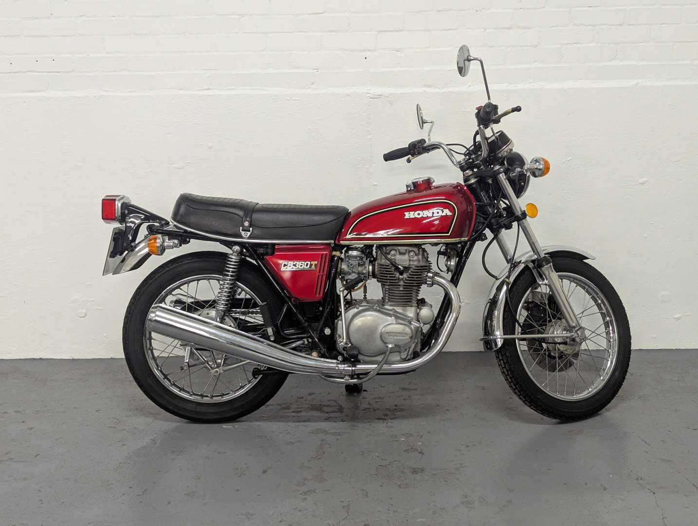 <p>1976 HONDA CB360T</p>