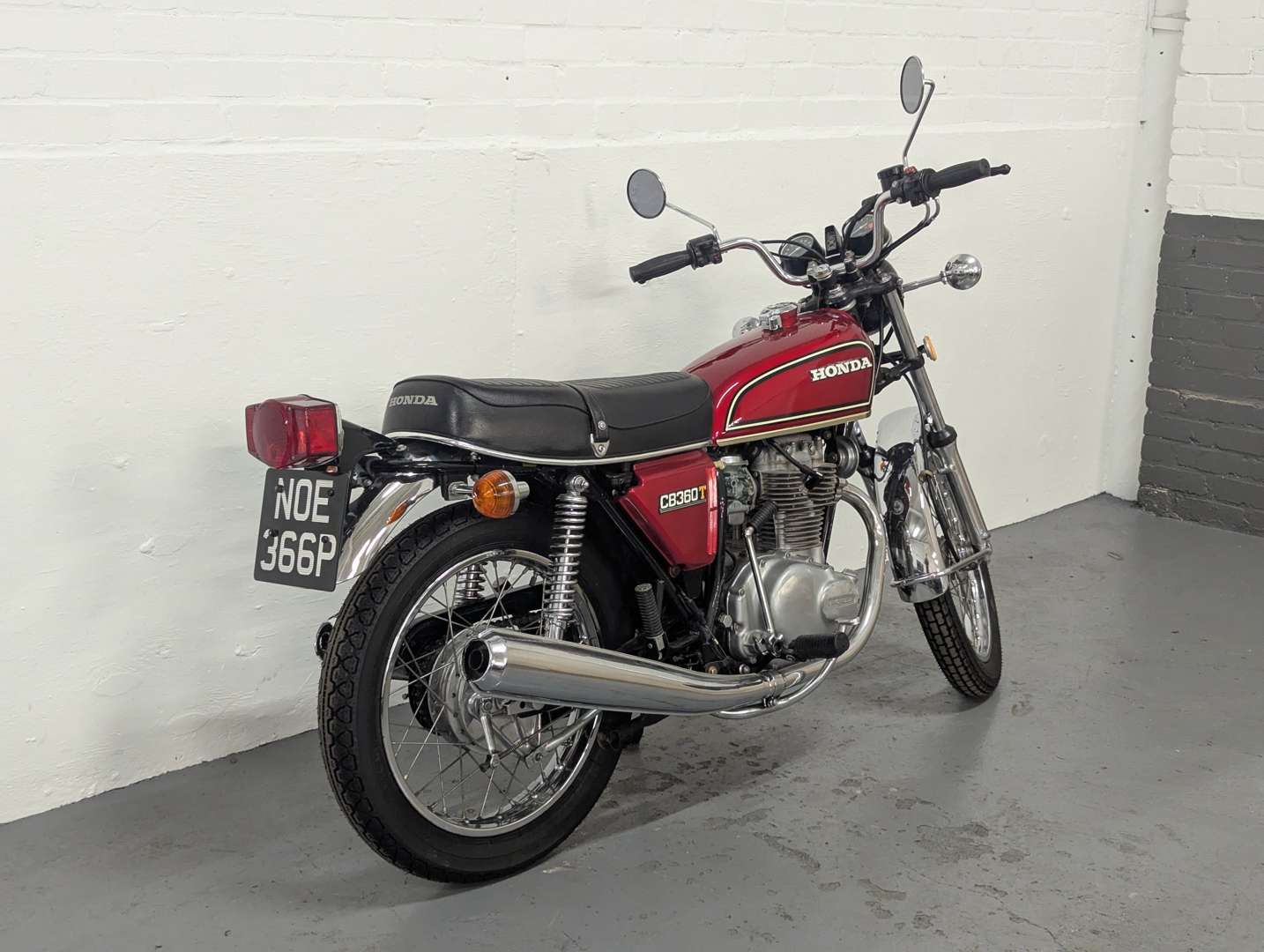 <p>1976 HONDA CB360T</p>