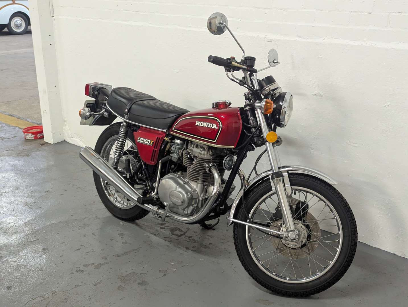 <p>1976 HONDA CB360T</p>