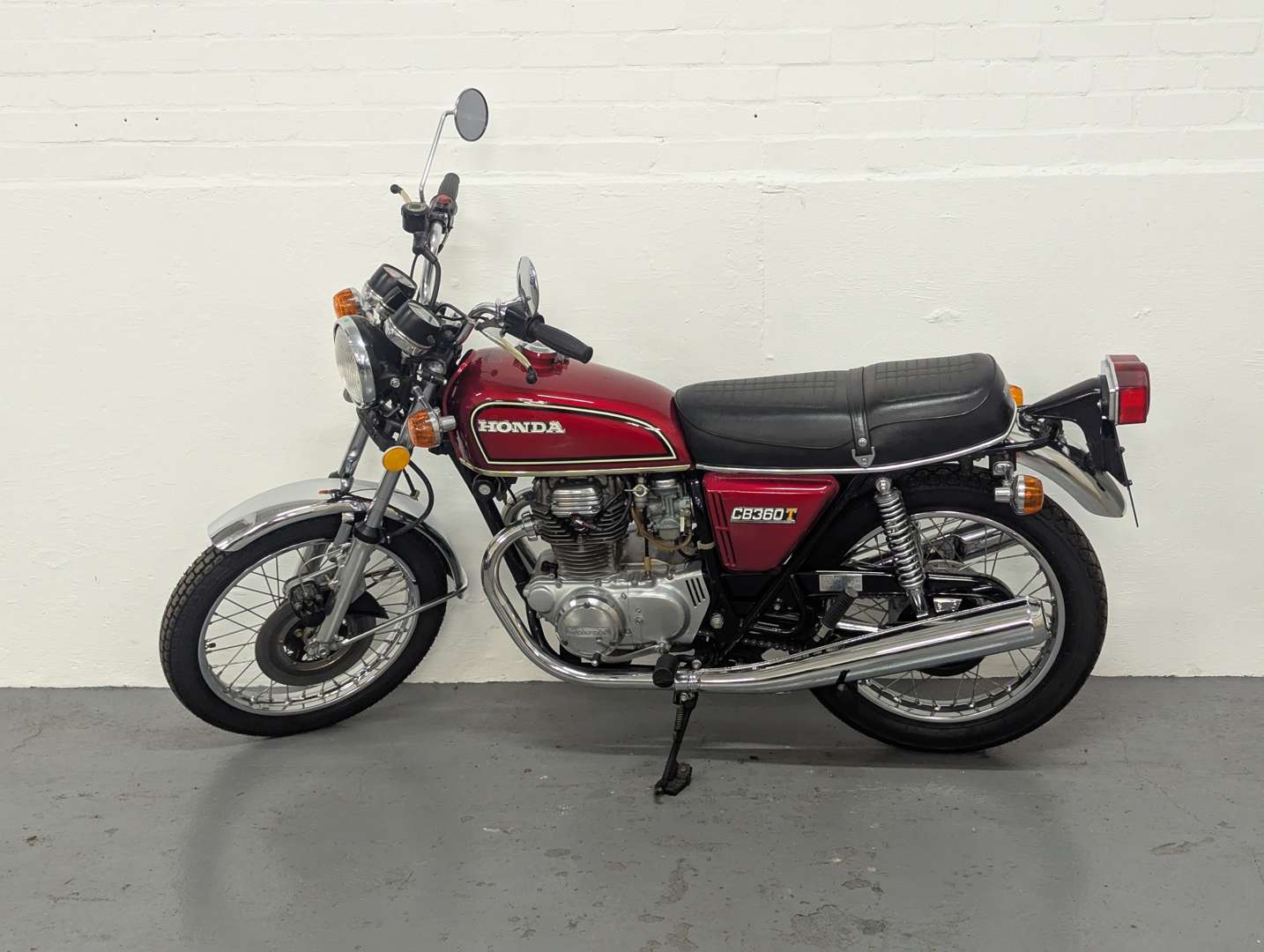 <p>1976 HONDA CB360T</p>