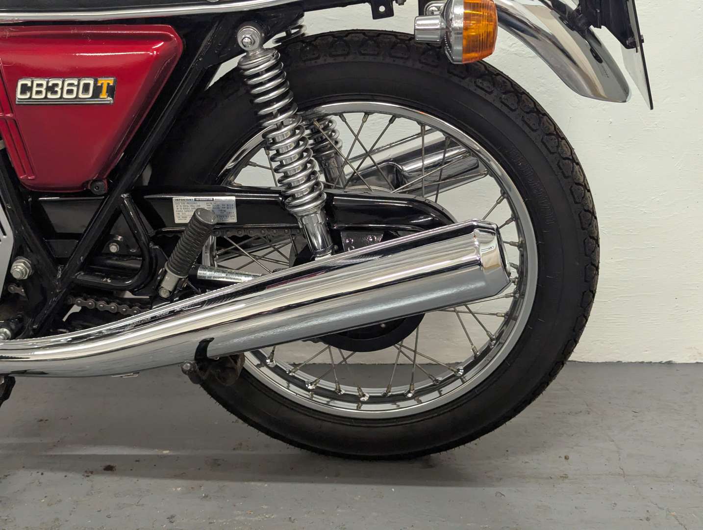 <p>1976 HONDA CB360T</p>